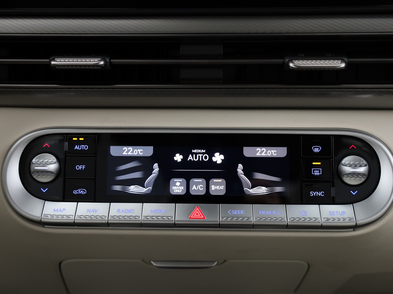 GENESIS GV60 77.4 kWh Premium-image-16