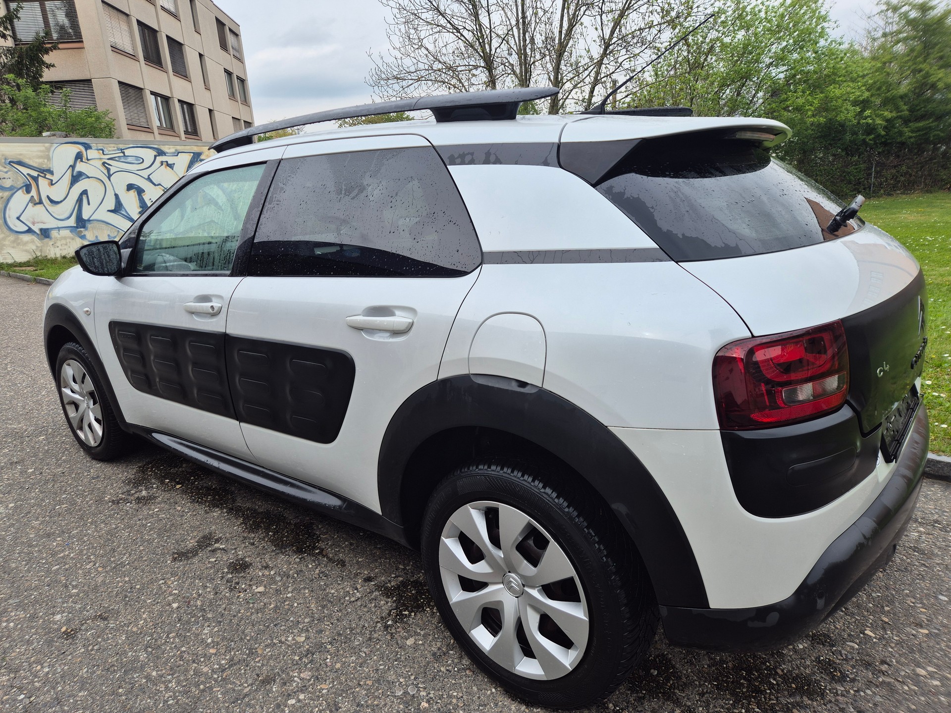 CITROEN C4 Cactus 1.2 e-THP Shine-image-3