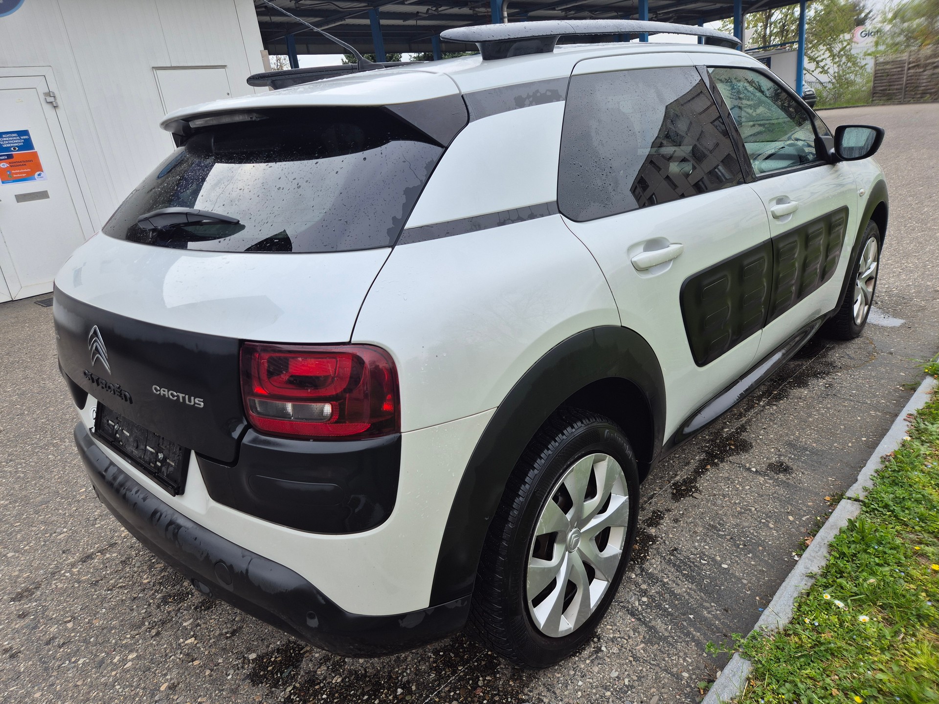 CITROEN C4 Cactus 1.2 e-THP Shine-image-4