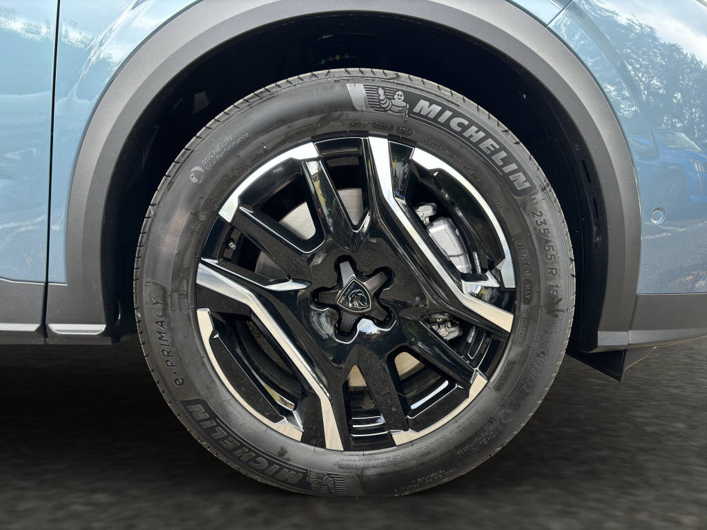 PEUGEOT 5008 e-Allure-image-4
