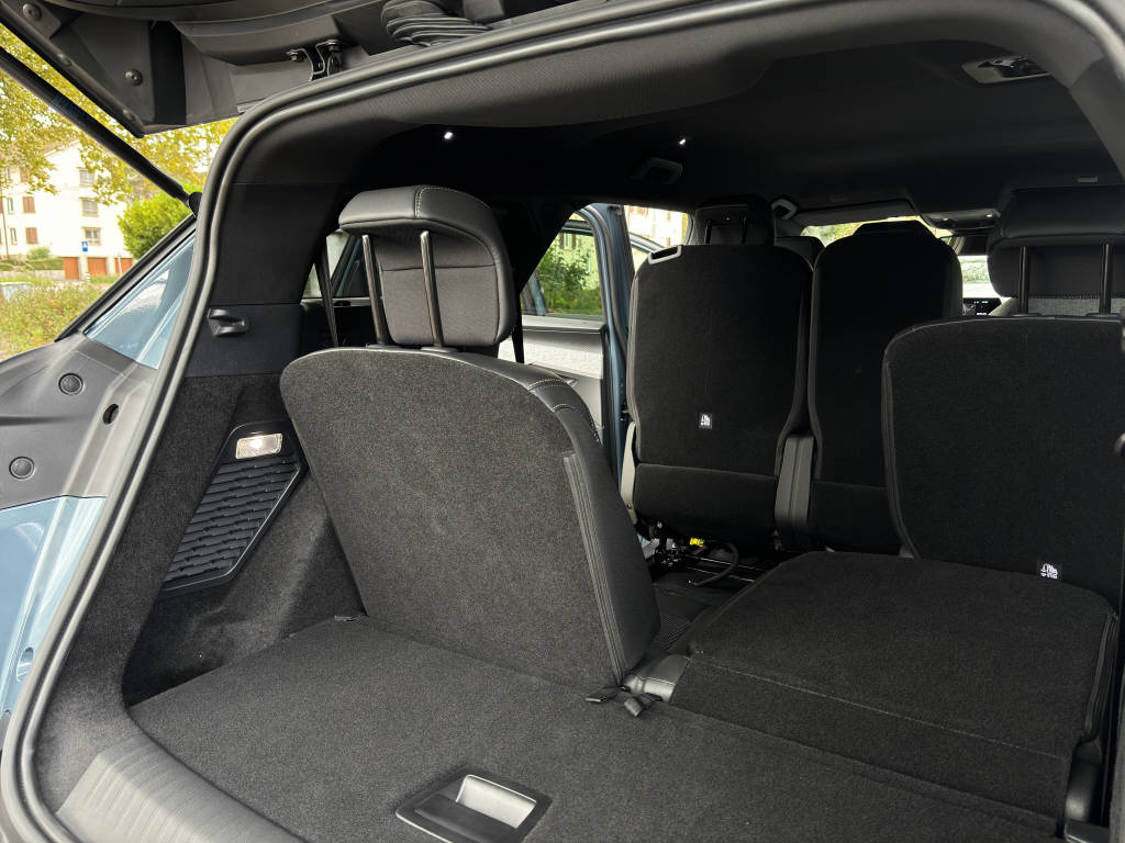PEUGEOT 5008 e-Allure-image-9