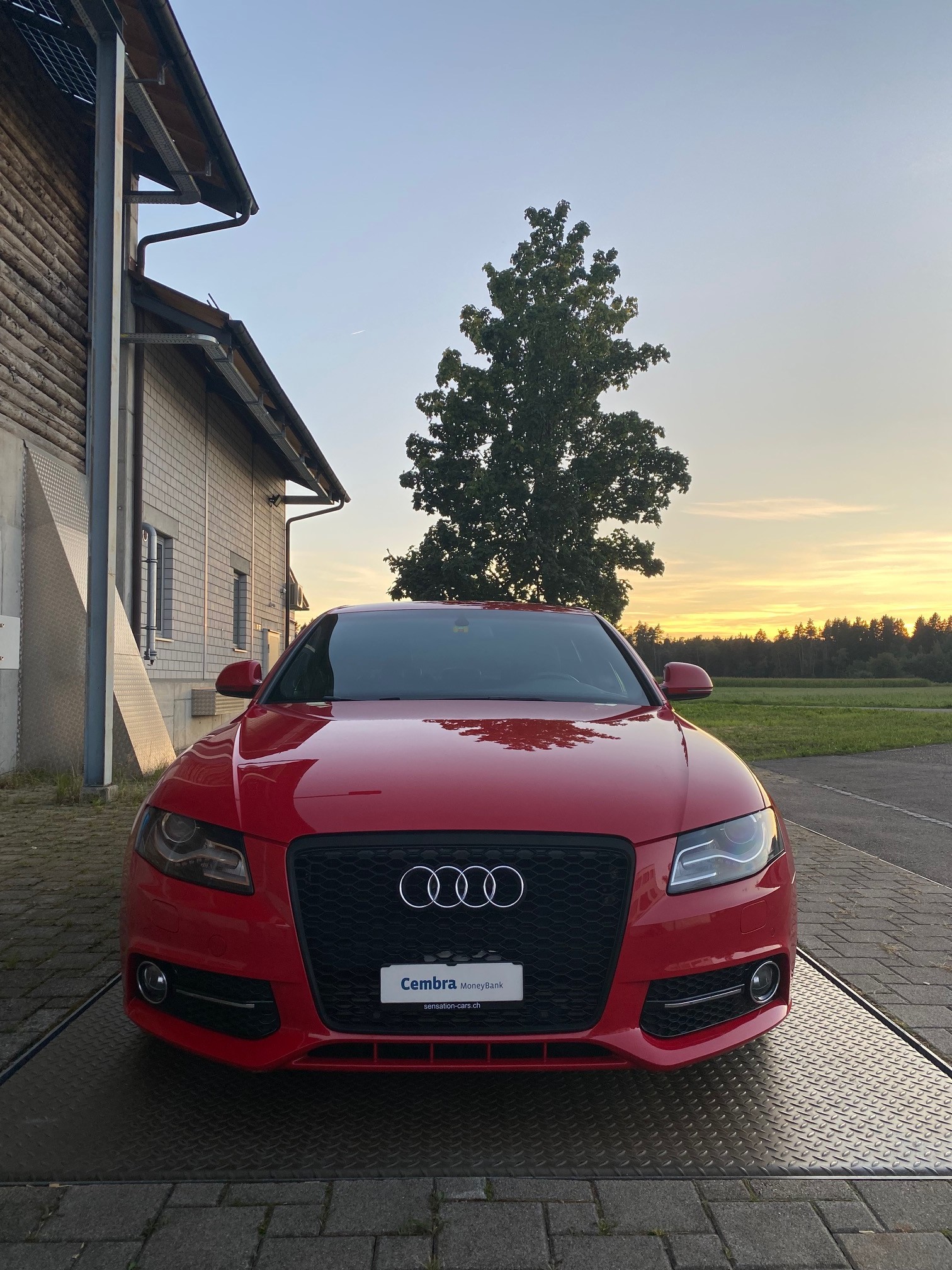 AUDI A4 Limousine 2.0 TDI-showroom-element-1