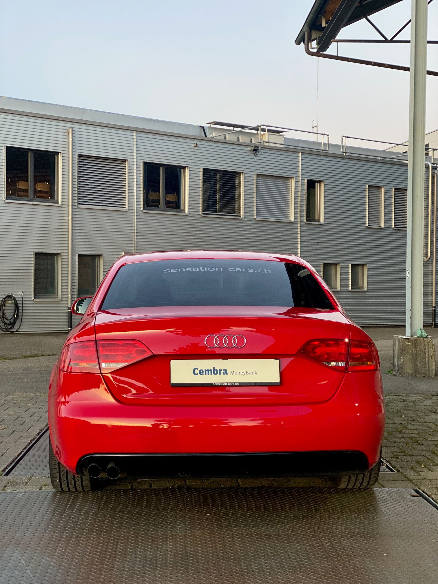 AUDI A4 Limousine 2.0 TDI-image-8