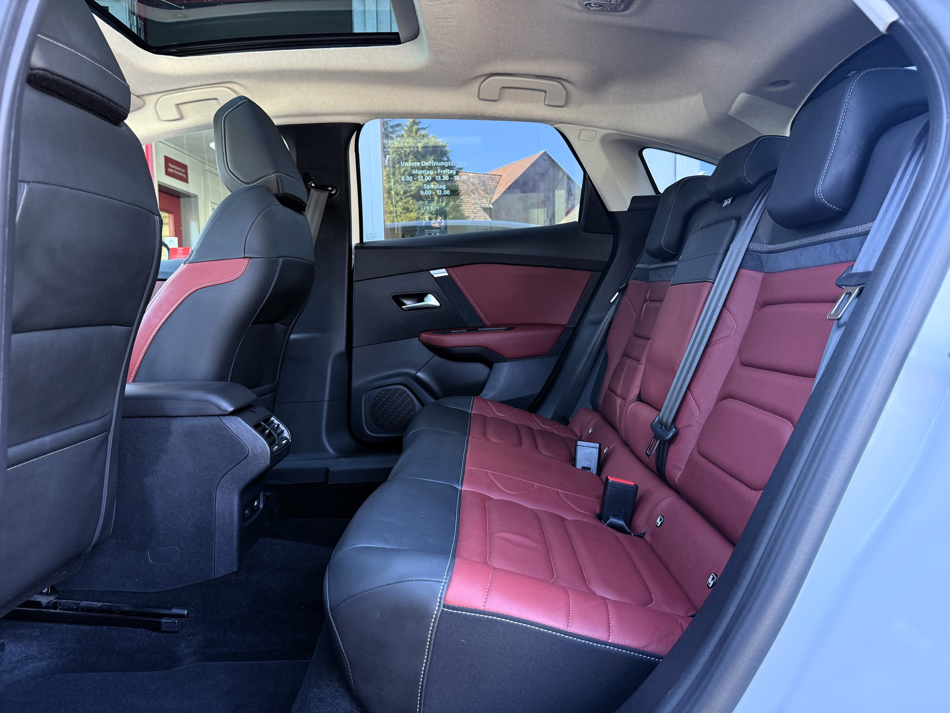 CITROEN C4 1.5 BlueHDi Shine Pack EAT8-image-8