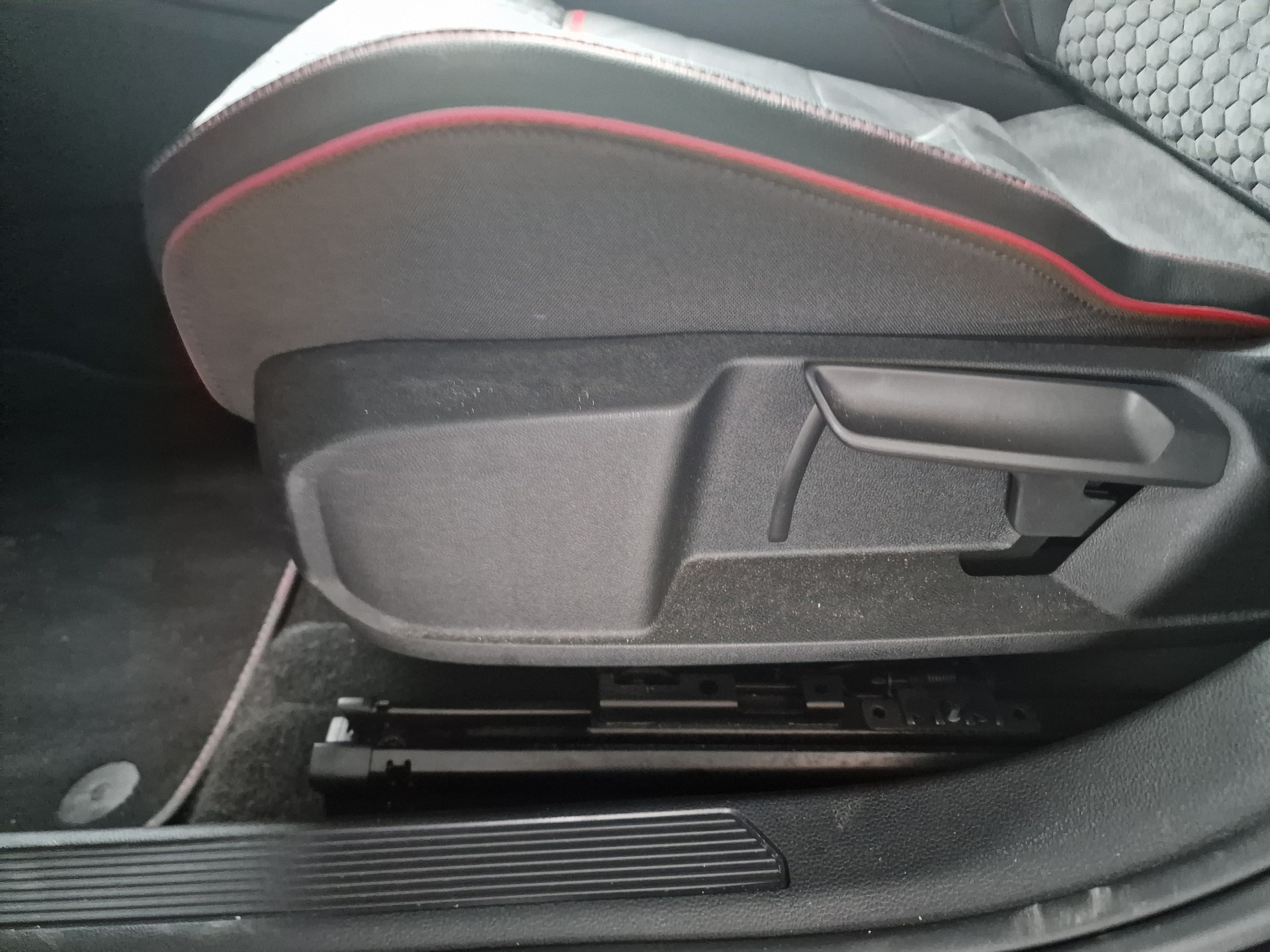 VW Golf 2.0 TSI GTI Clubsport DSG Pano 36Mt Gara-image-10