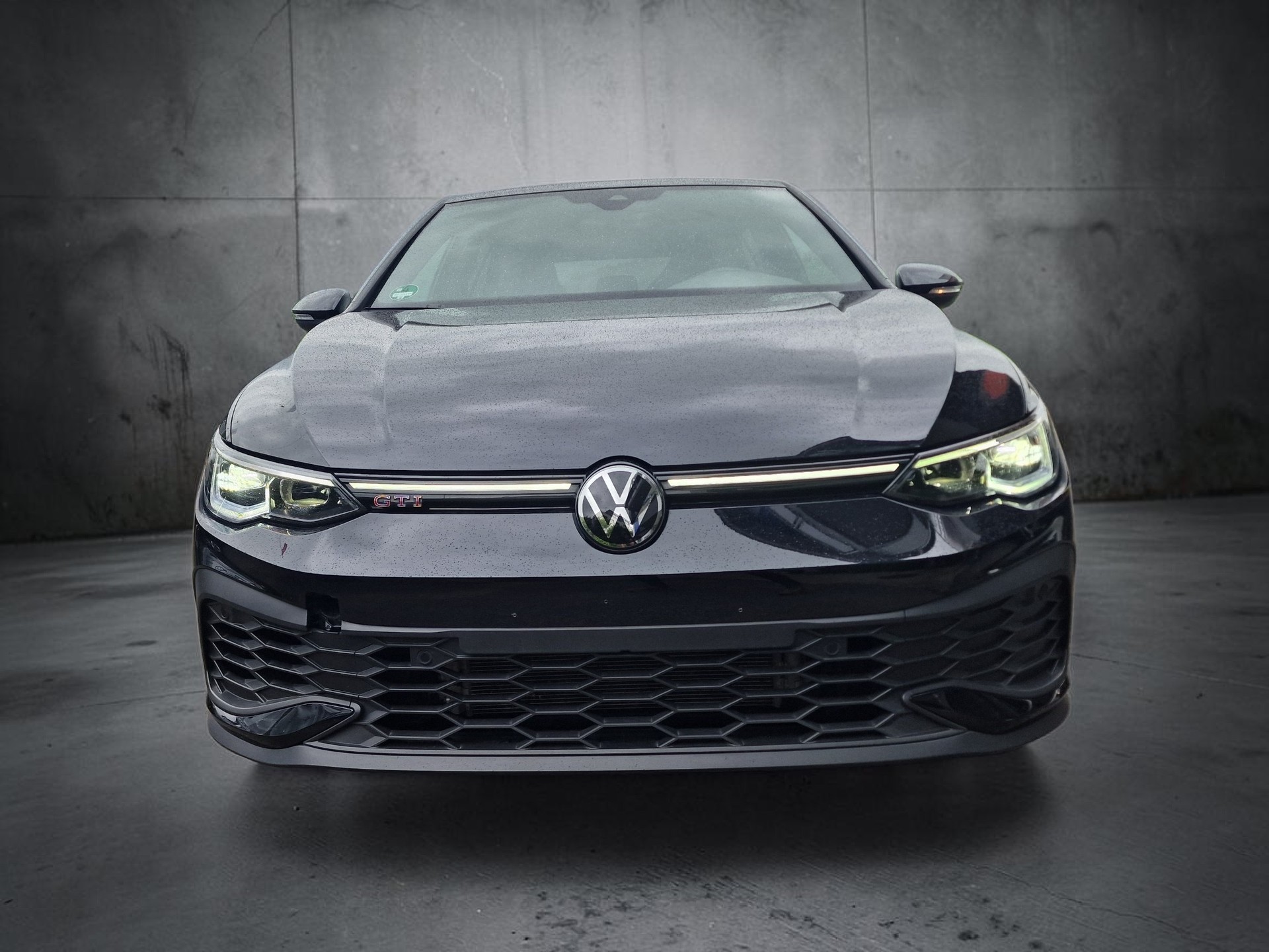 VW Golf 2.0 TSI GTI Clubsport DSG Pano 36Mt Gara-showroom-element-2