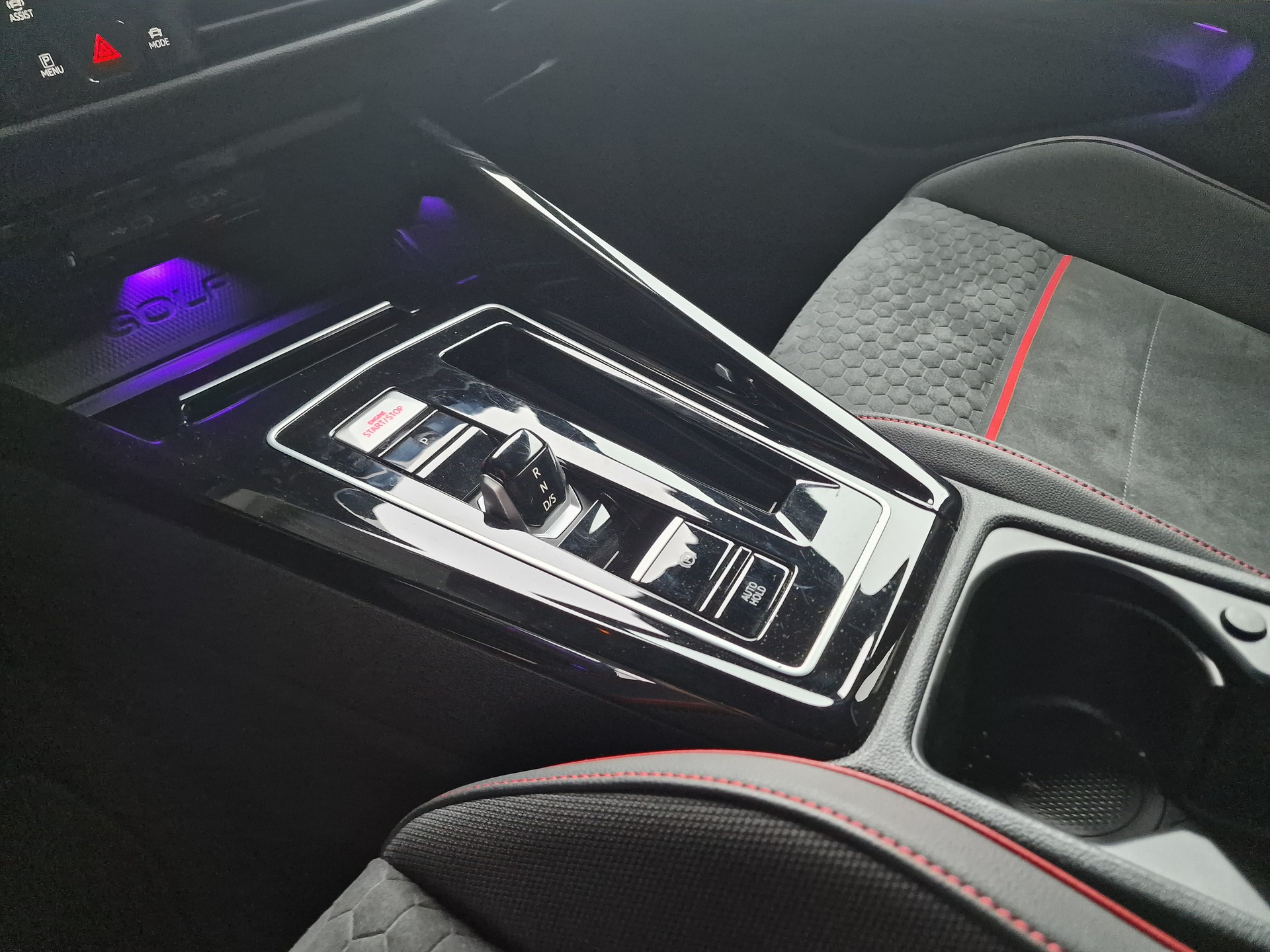 VW Golf 2.0 TSI GTI Clubsport DSG Pano 36Mt Gara-image-18
