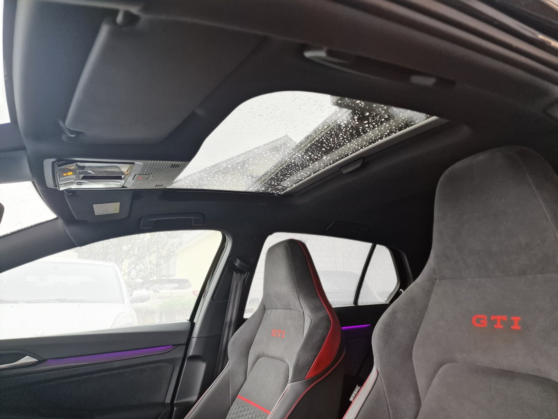 VW Golf 2.0 TSI GTI Clubsport DSG Pano 36Mt Gara-image-11
