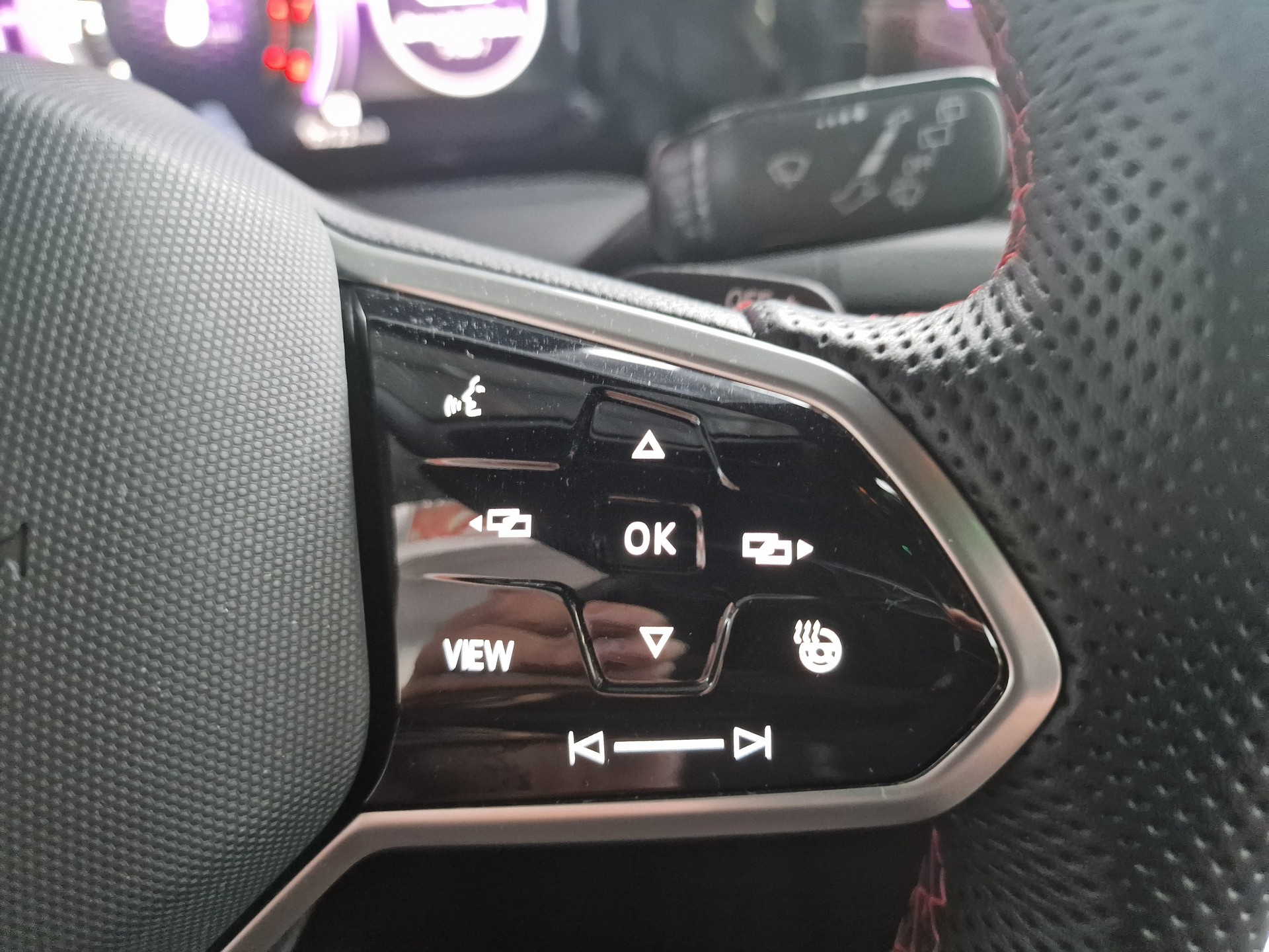 VW Golf 2.0 TSI GTI Clubsport DSG Pano 36Mt Gara-image-16