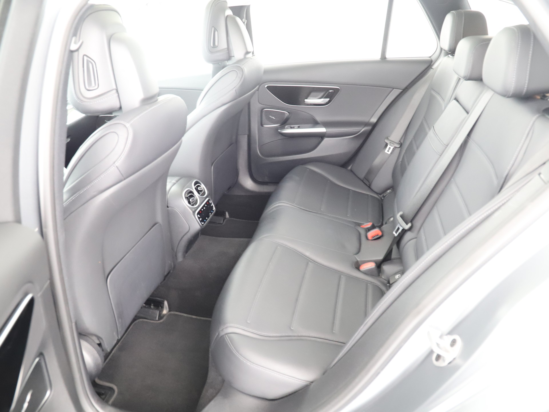 MERCEDES-BENZ C 200 T 4Matic All-T Ava.-image-12