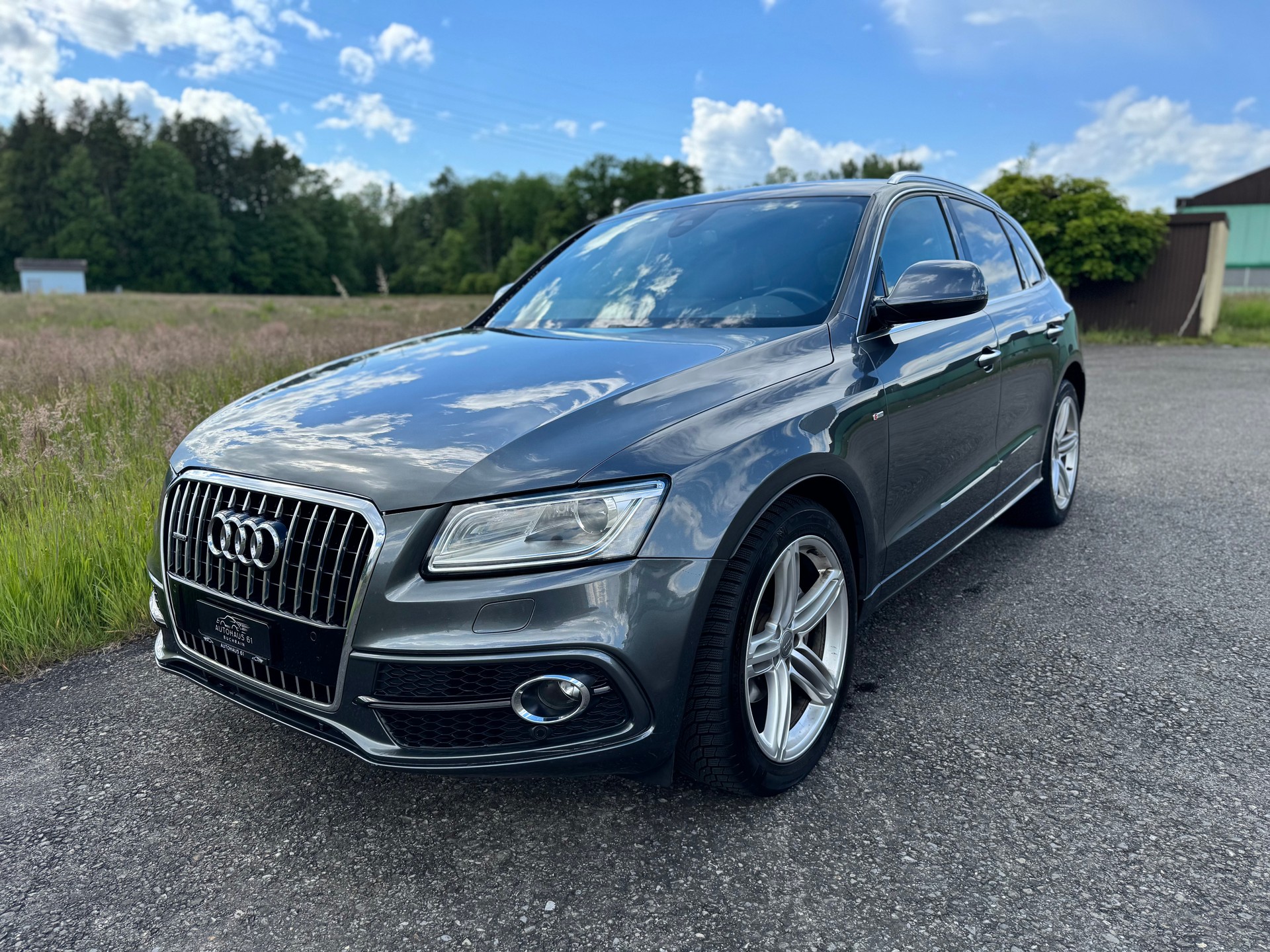 AUDI Q5 2.0 TFSI quattro tiptronic / ab MFK bei Verkauf-showroom-element-2