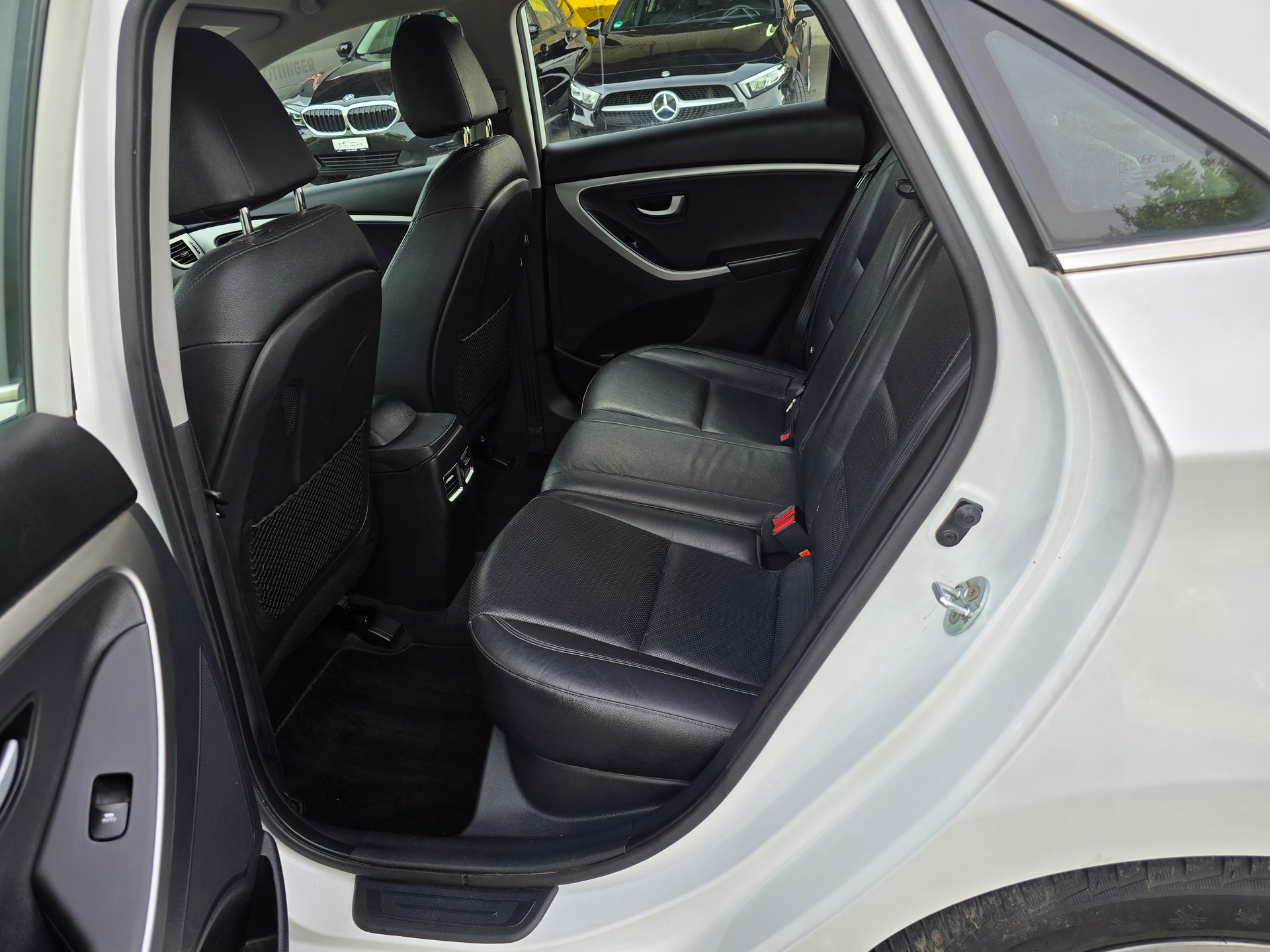 HYUNDAI i30 1.6 CRDi Vertex Automatic DCT-image-15