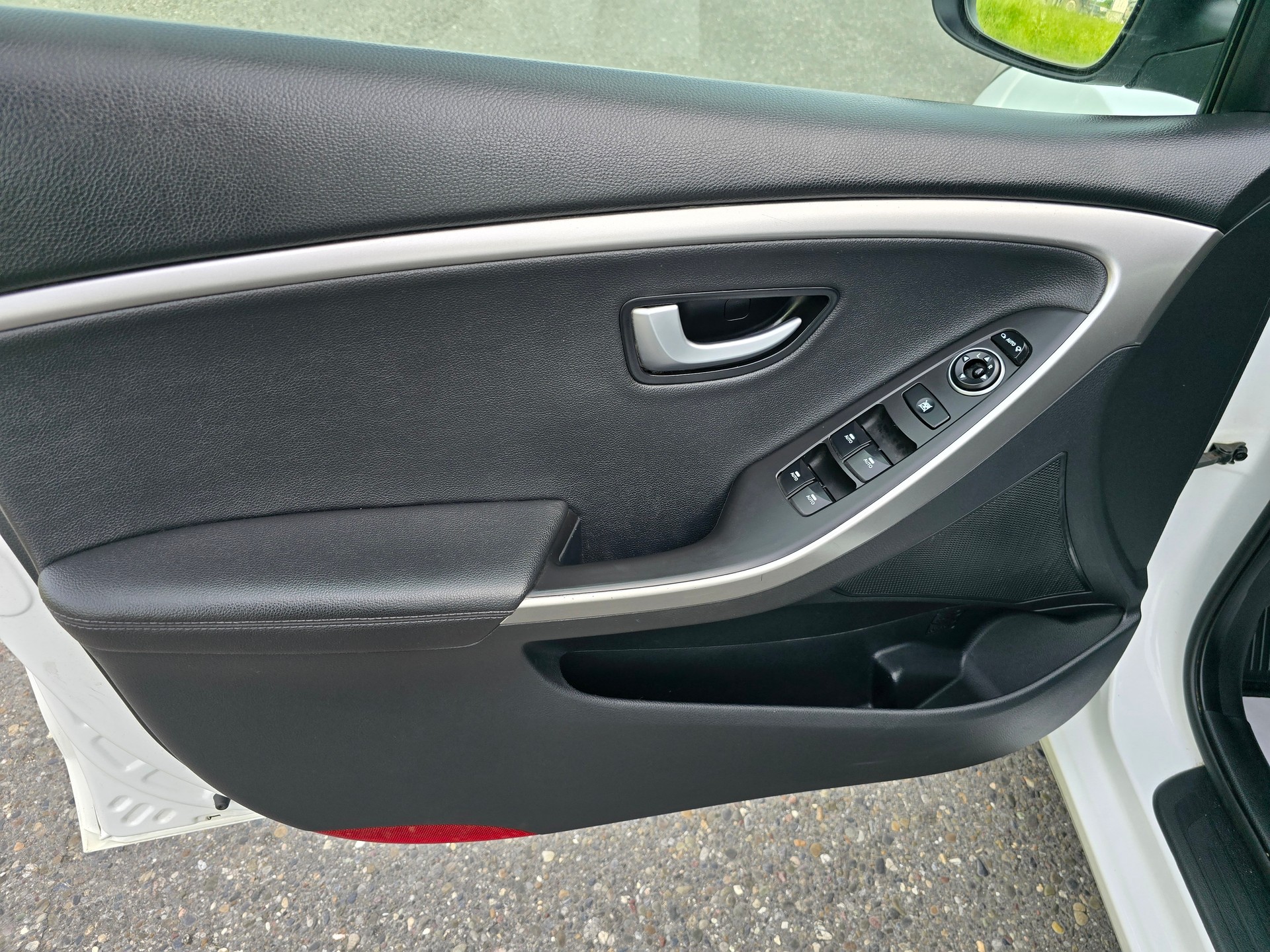 HYUNDAI i30 1.6 CRDi Vertex Automatic DCT-image-13