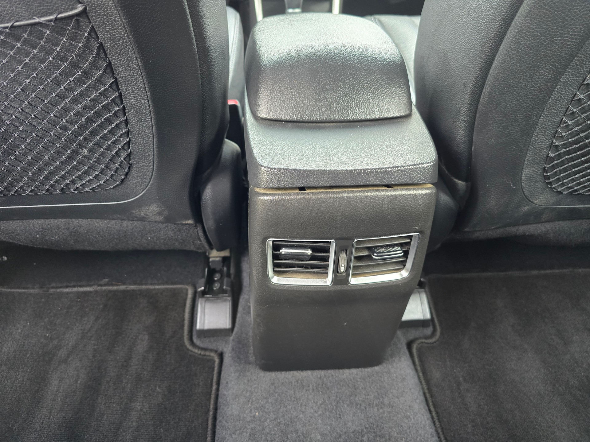 HYUNDAI i30 1.6 CRDi Vertex Automatic DCT-image-16