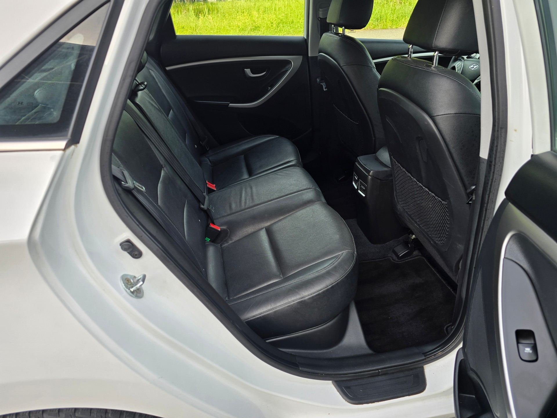 HYUNDAI i30 1.6 CRDi Vertex Automatic DCT-image-10