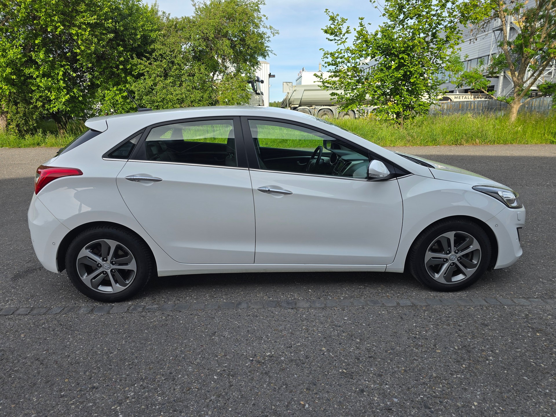 HYUNDAI i30 1.6 CRDi Vertex Automatic DCT-image-8