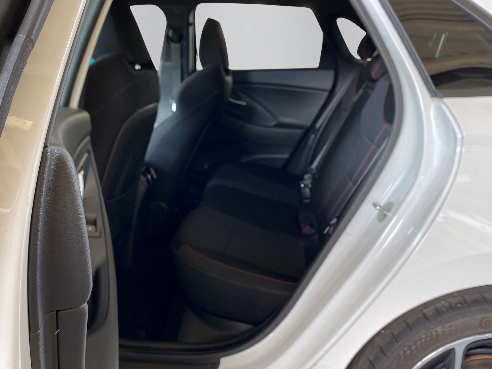 HYUNDAI i30 1.5 T-GDi N-Line-image-10