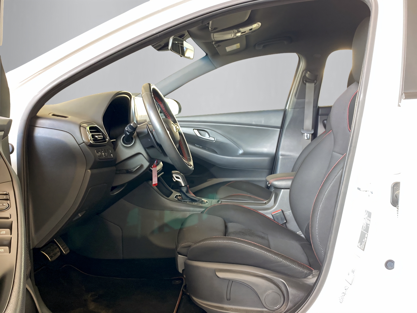 HYUNDAI i30 1.5 T-GDi N-Line-image-2