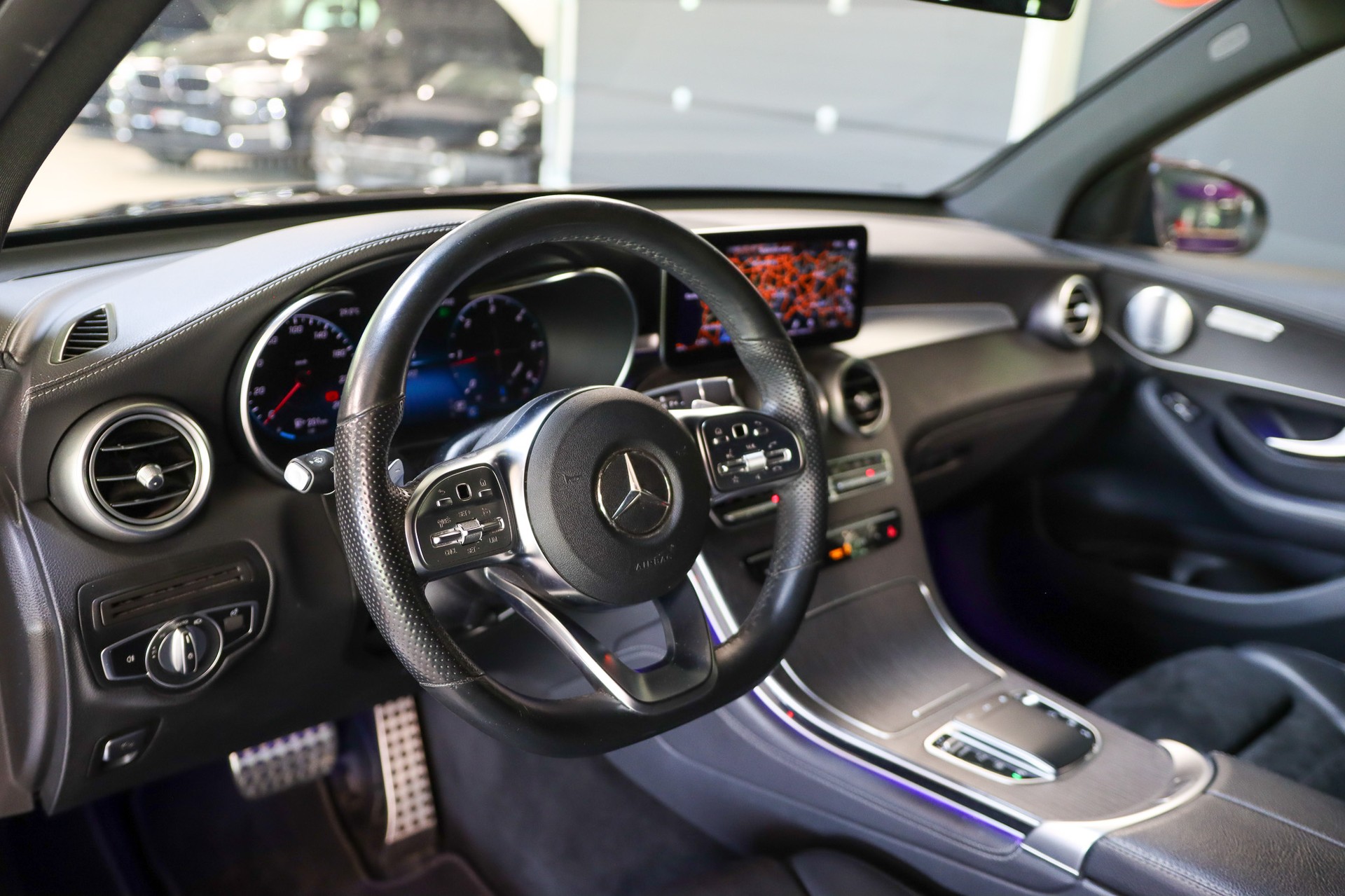 MERCEDES-BENZ GLC 220 d AMG Line 4Matic 9G-Tronic-image-10