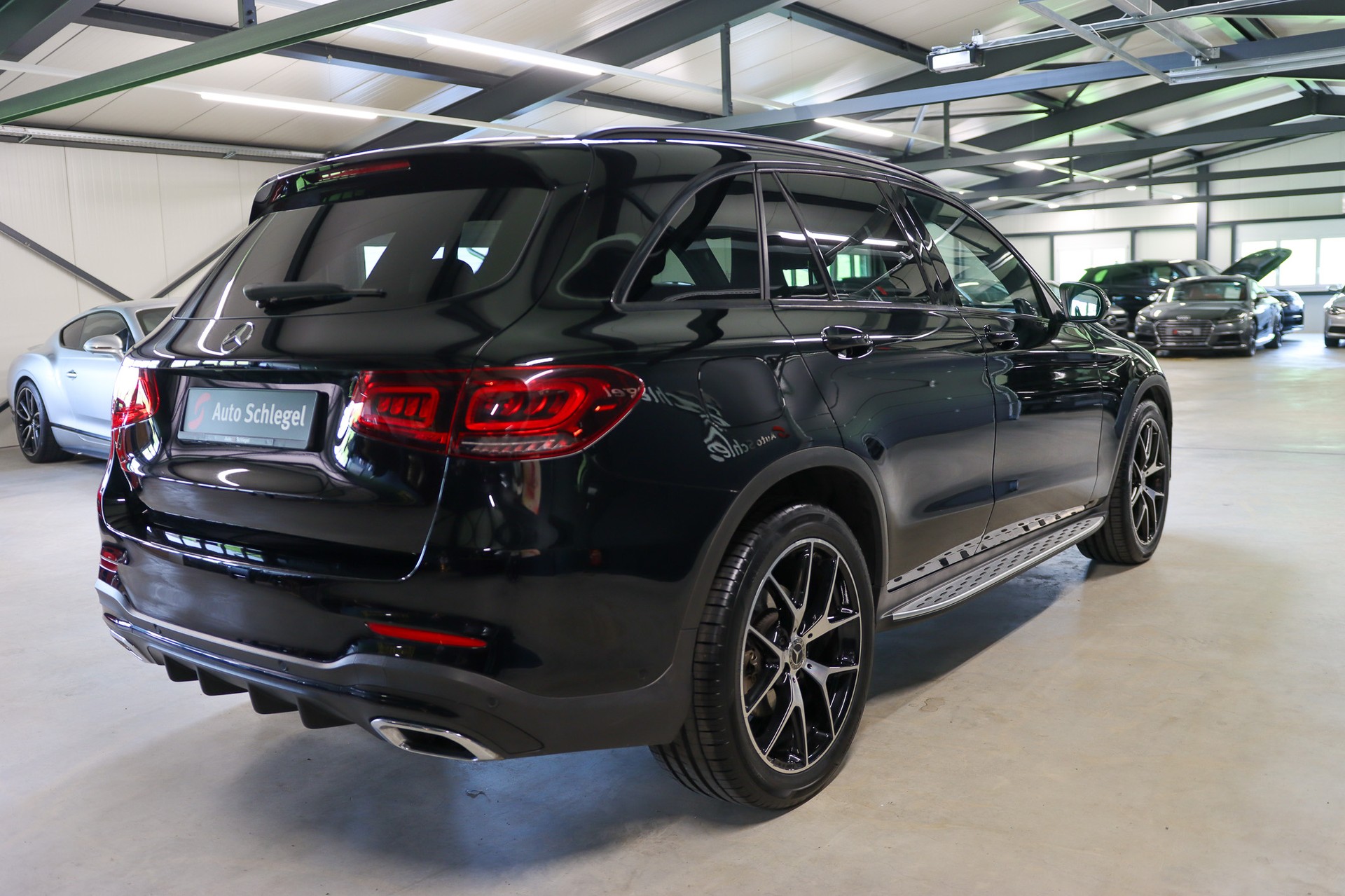 MERCEDES-BENZ GLC 220 d AMG Line 4Matic 9G-Tronic-image-5