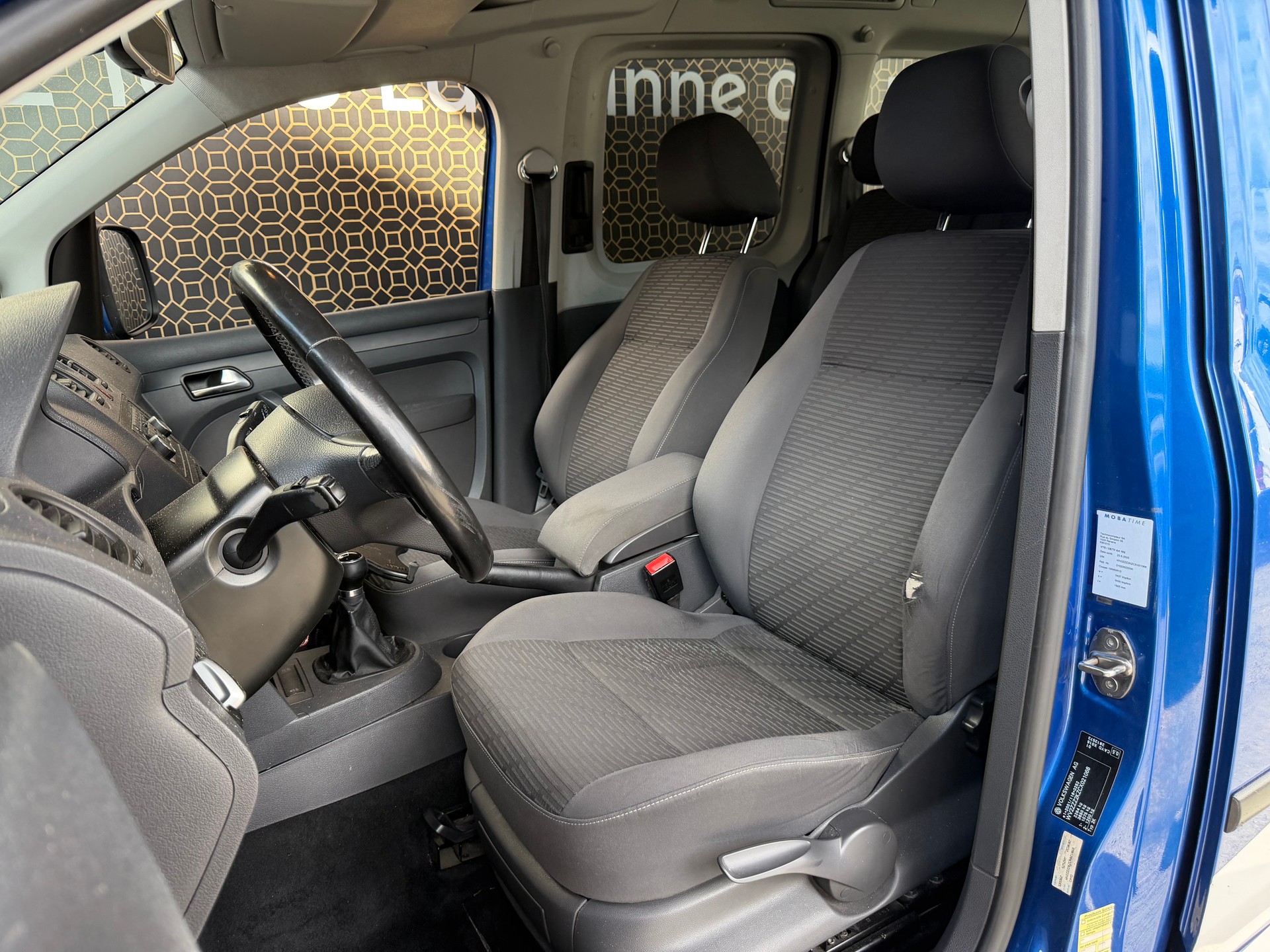 VW Caddy 1.6TDI Transport personnes-image-3