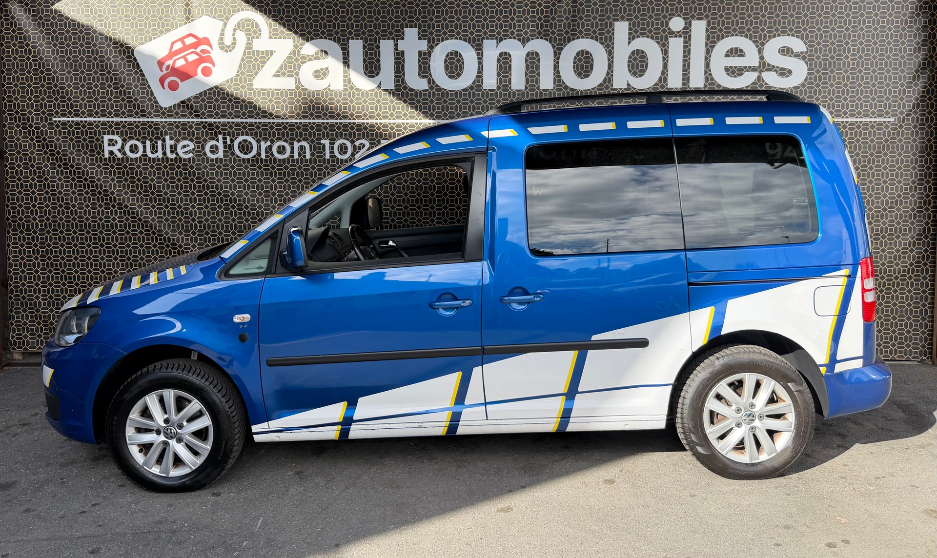 VW Caddy 1.6TDI Transport personnes-image-1