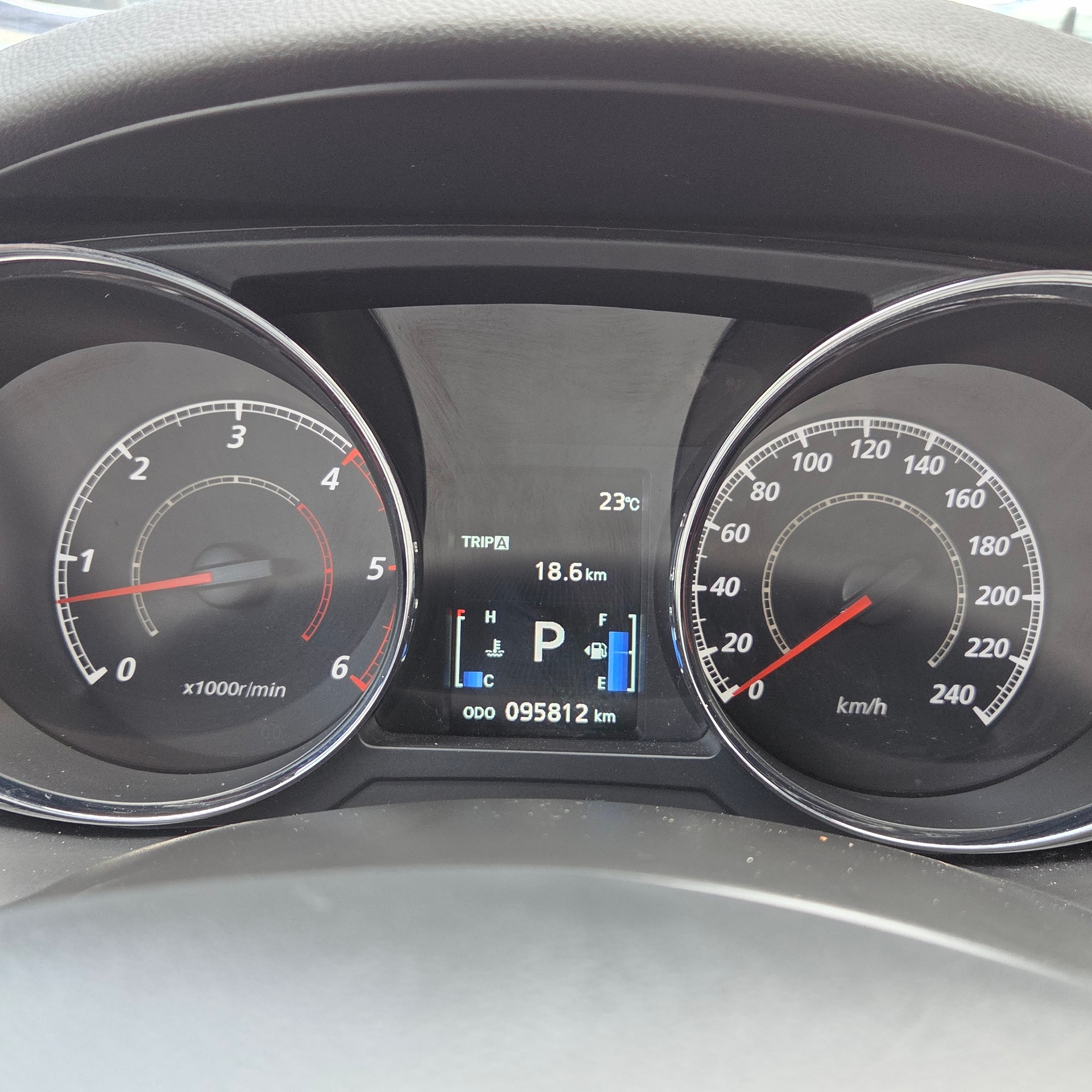 MITSUBISHI ASX 2.2 DID Celebration 300K 4WD Automatic-image-13