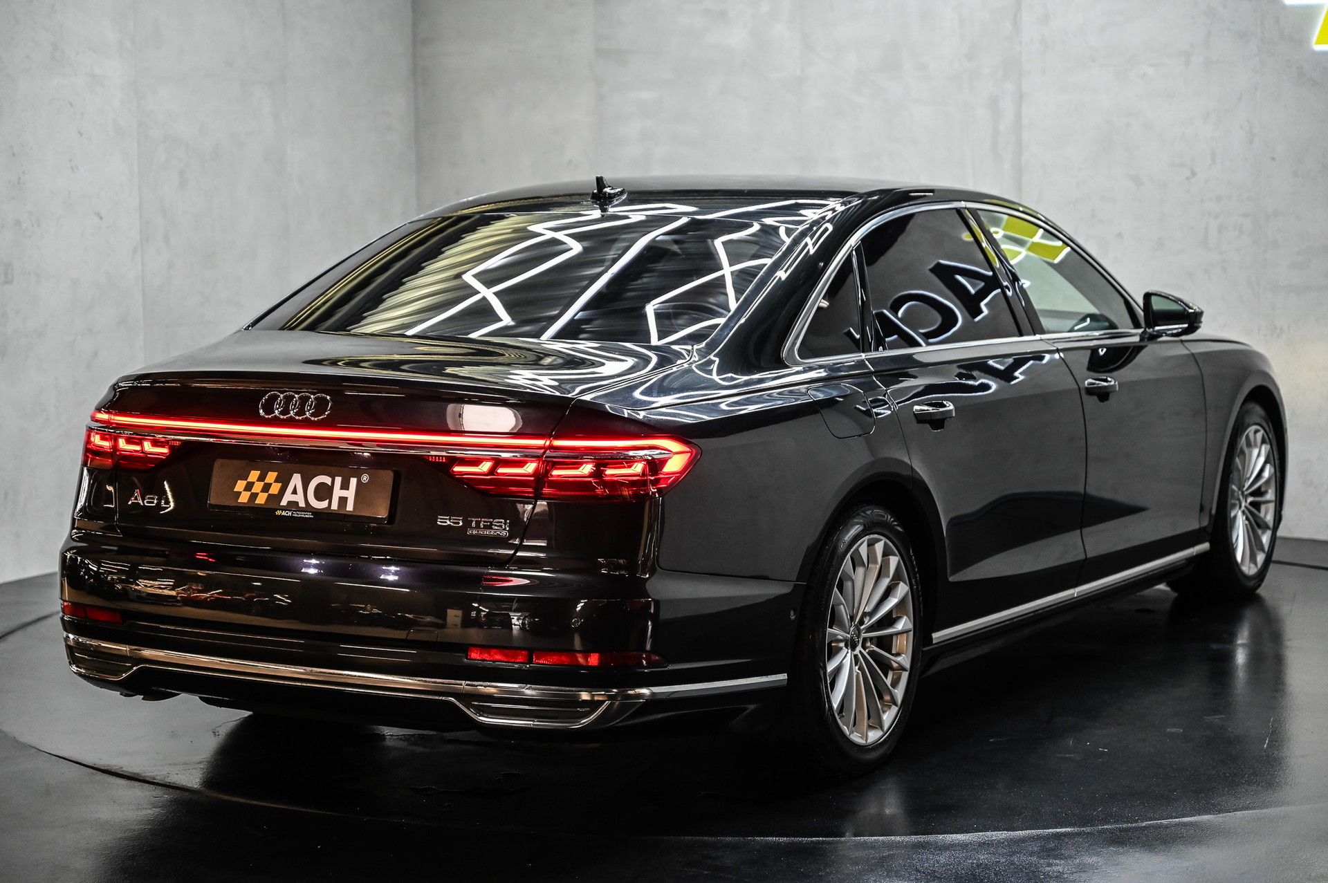 AUDI A8 L 55 TFSI quattro-image-8