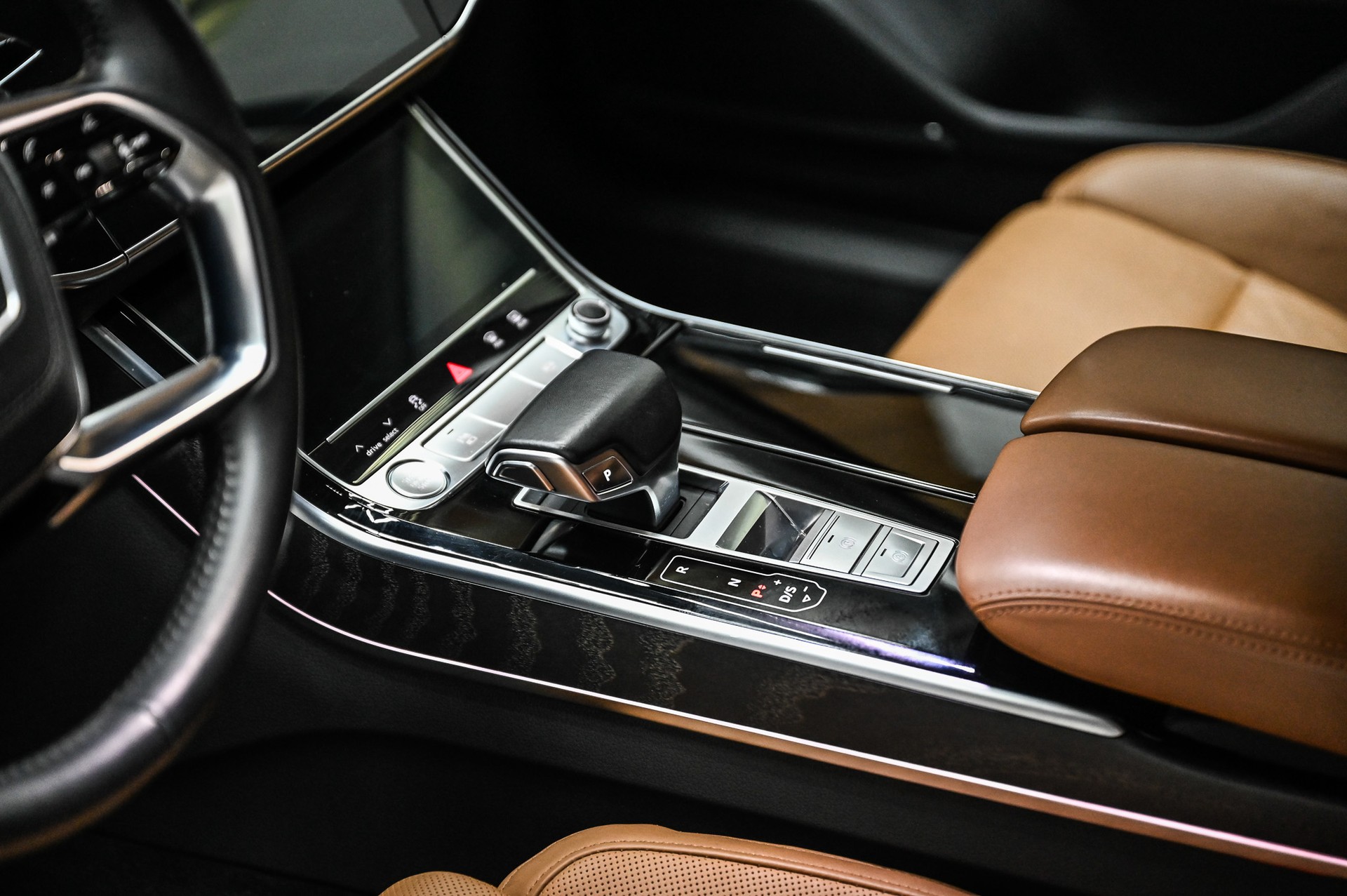 AUDI A8 L 55 TFSI quattro-image-32