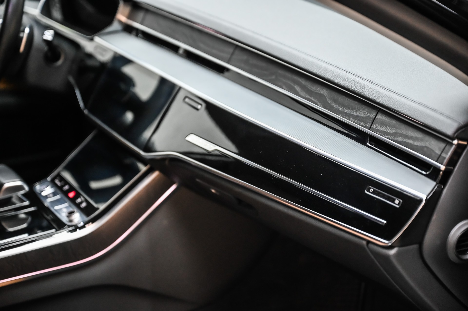 AUDI A8 L 55 TFSI quattro-image-23