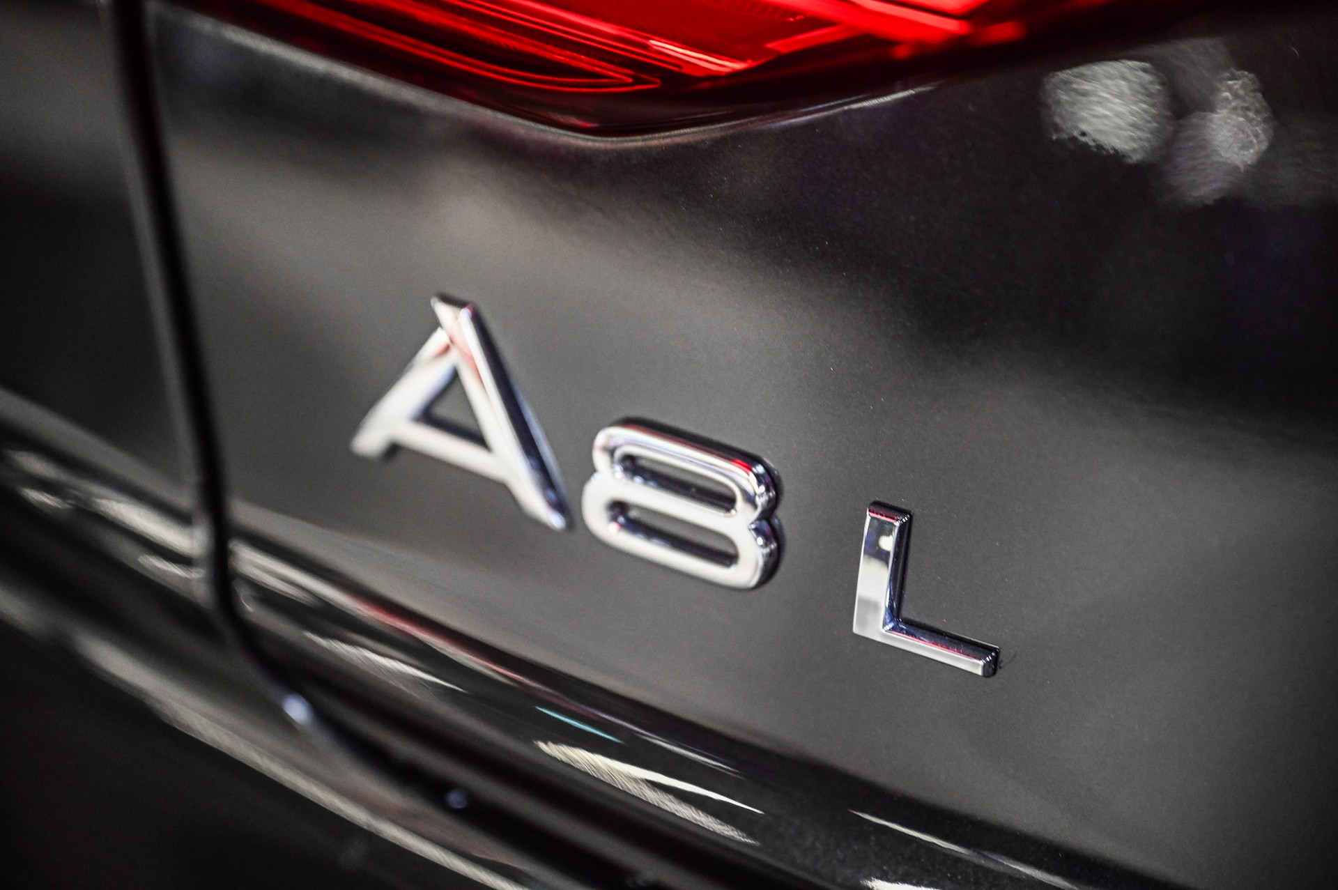 AUDI A8 L 55 TFSI quattro-image-15