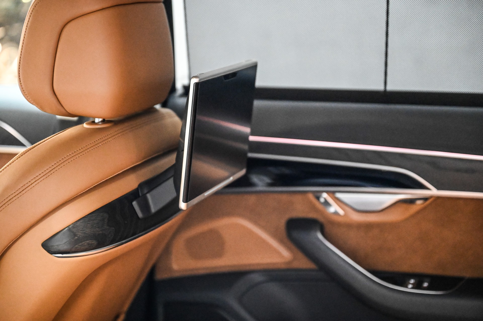 AUDI A8 L 55 TFSI quattro-image-26
