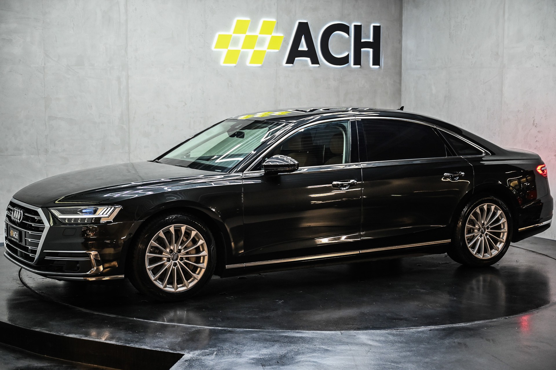 AUDI A8 L 55 TFSI quattro-showroom-element-3
