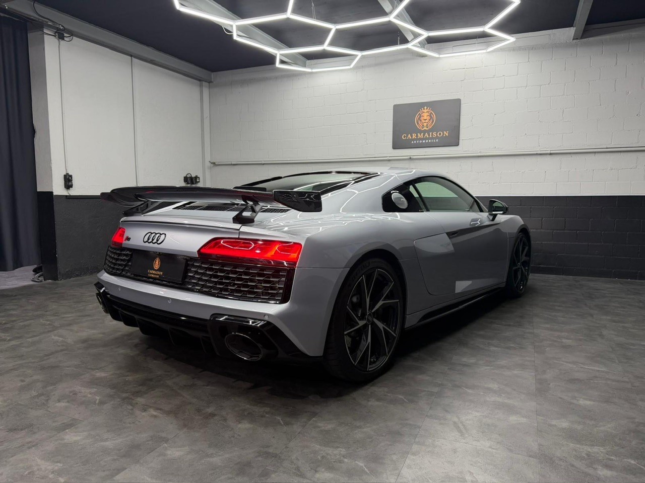 AUDI R8 Coupé RWD S-Tronic | Carbon Heckspoiler-image-10