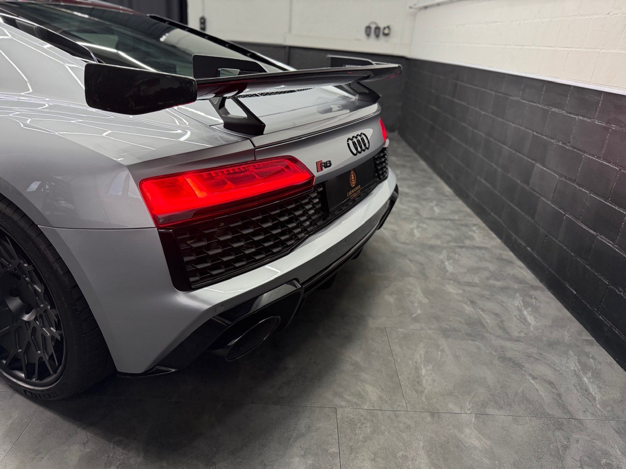 AUDI R8 Coupé RWD S-Tronic | Carbon Heckspoiler-image-16