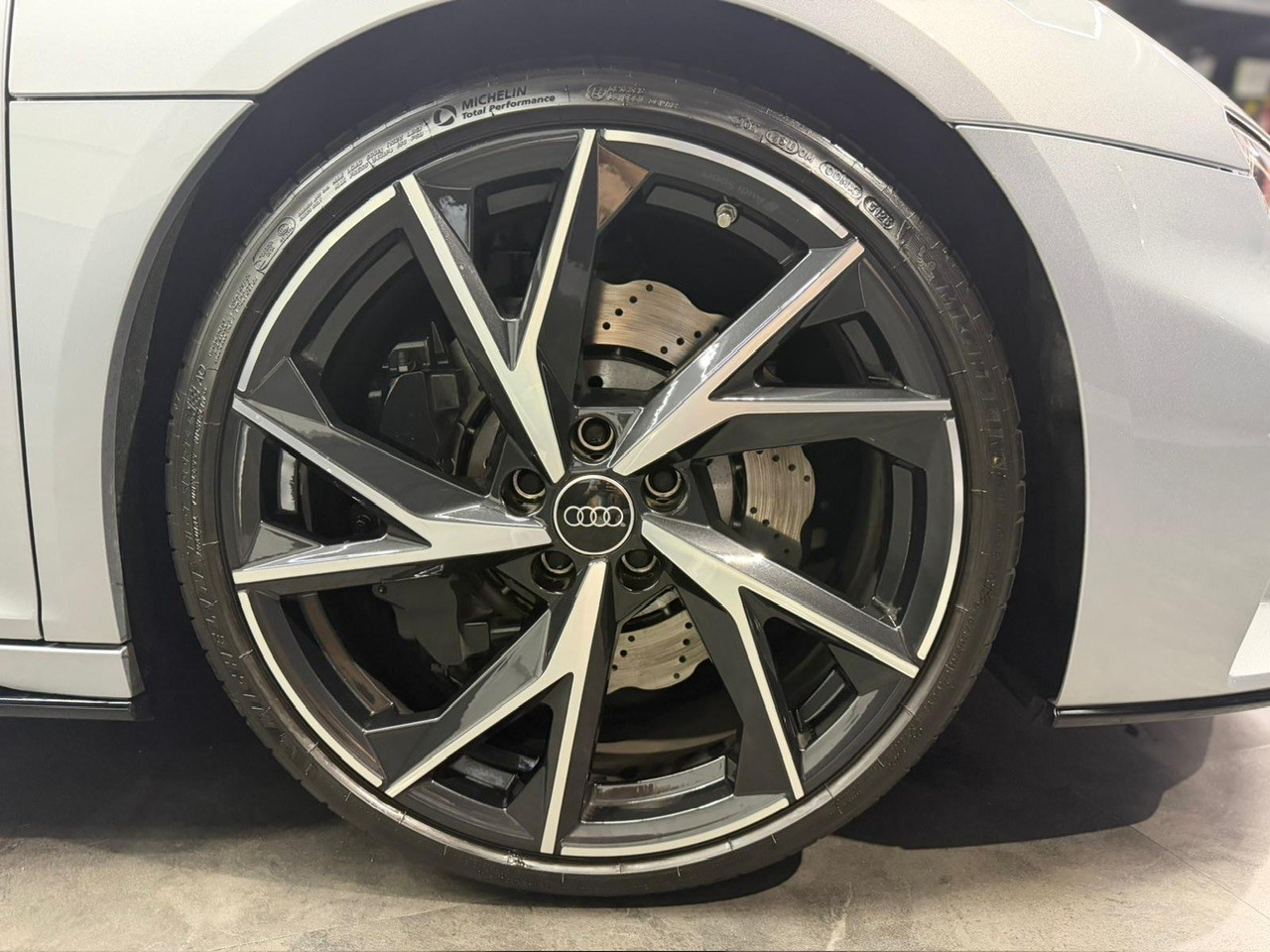AUDI R8 Coupé RWD S-Tronic | Carbon Heckspoiler-image-5