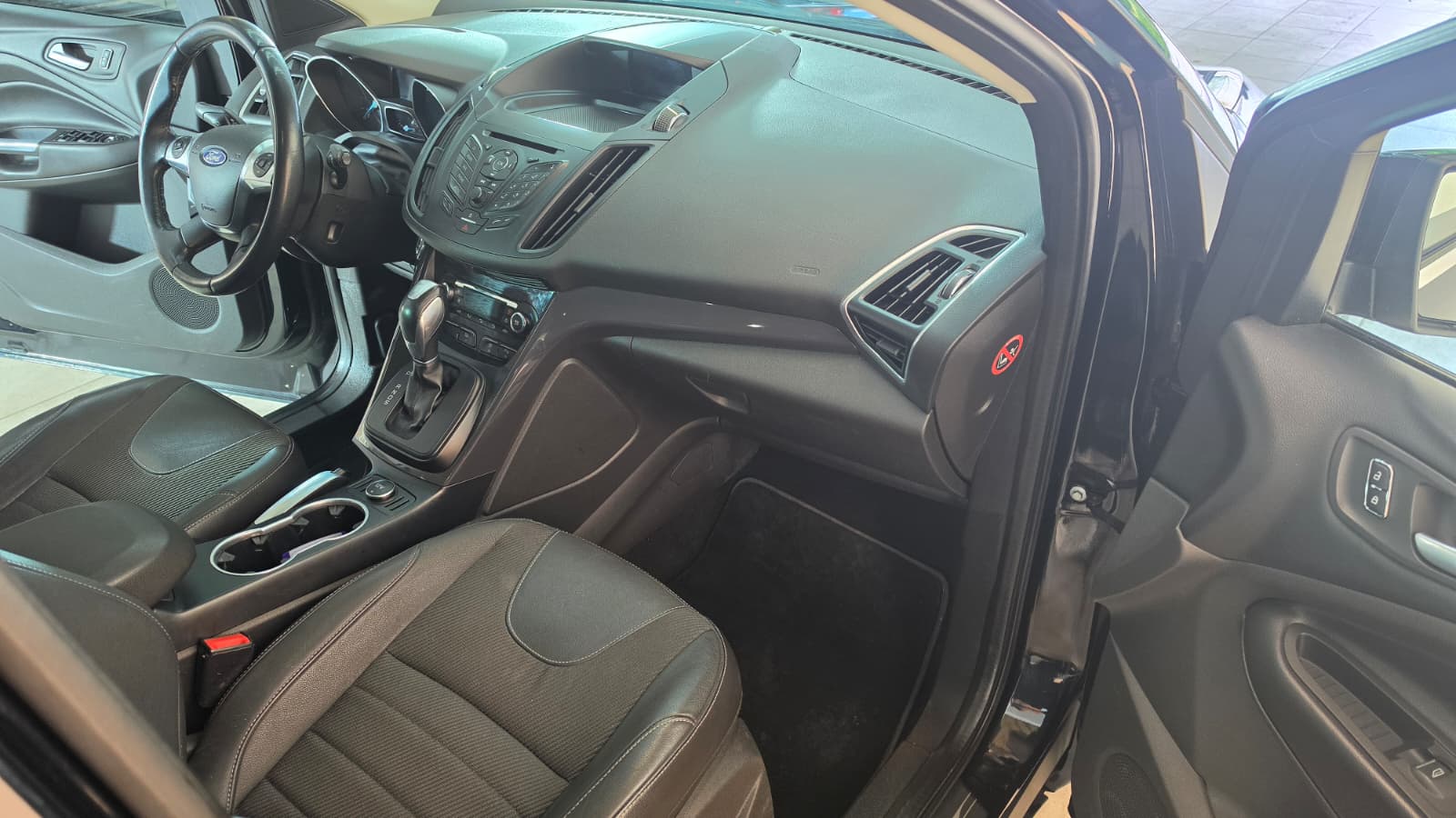 FORD Kuga 2.0 TDCi Titanium 4WD PowerShift, FRISCH AB MFK UND FRISCH AB SERVICE-image-9