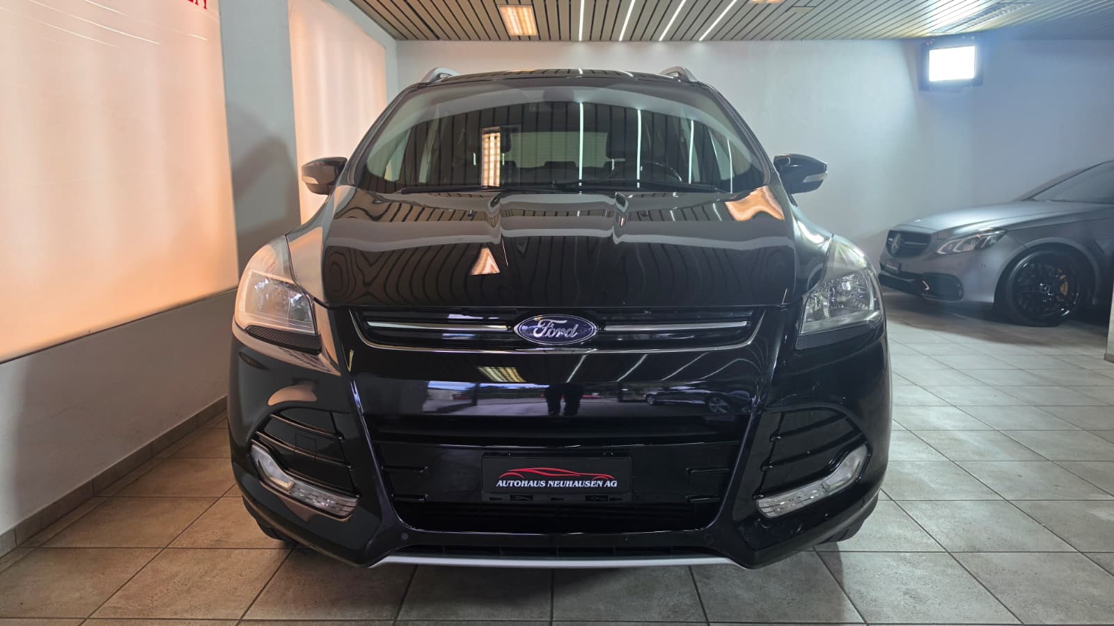 FORD Kuga 2.0 TDCi Titanium 4WD PowerShift, FRISCH AB MFK UND FRISCH AB SERVICE-showroom-element-1