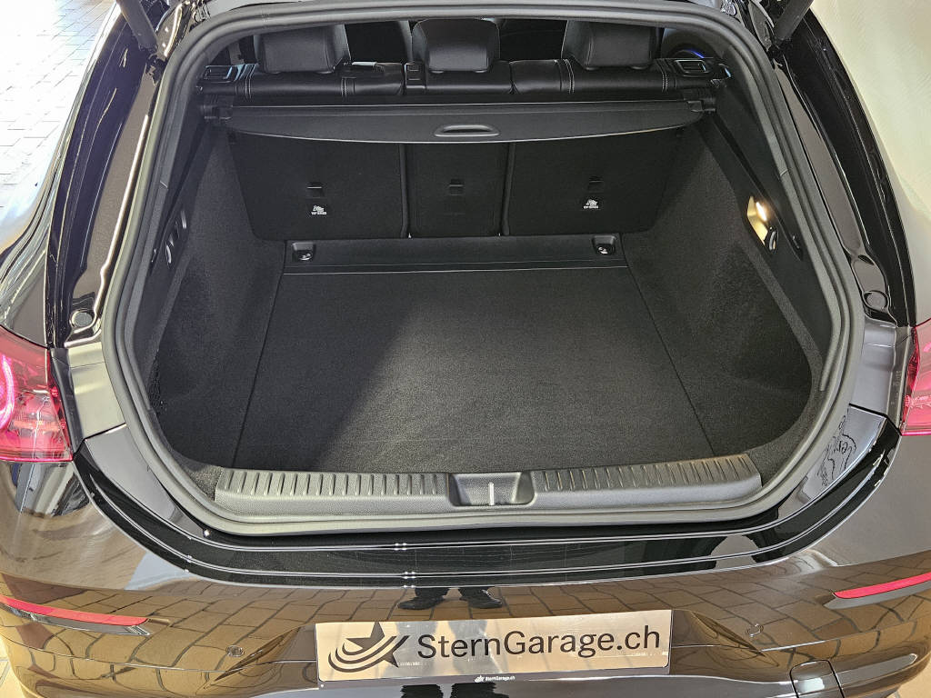 MERCEDES-BENZ CLA 220 4Matic AMG Line Shooting Brake-showroom-element-3