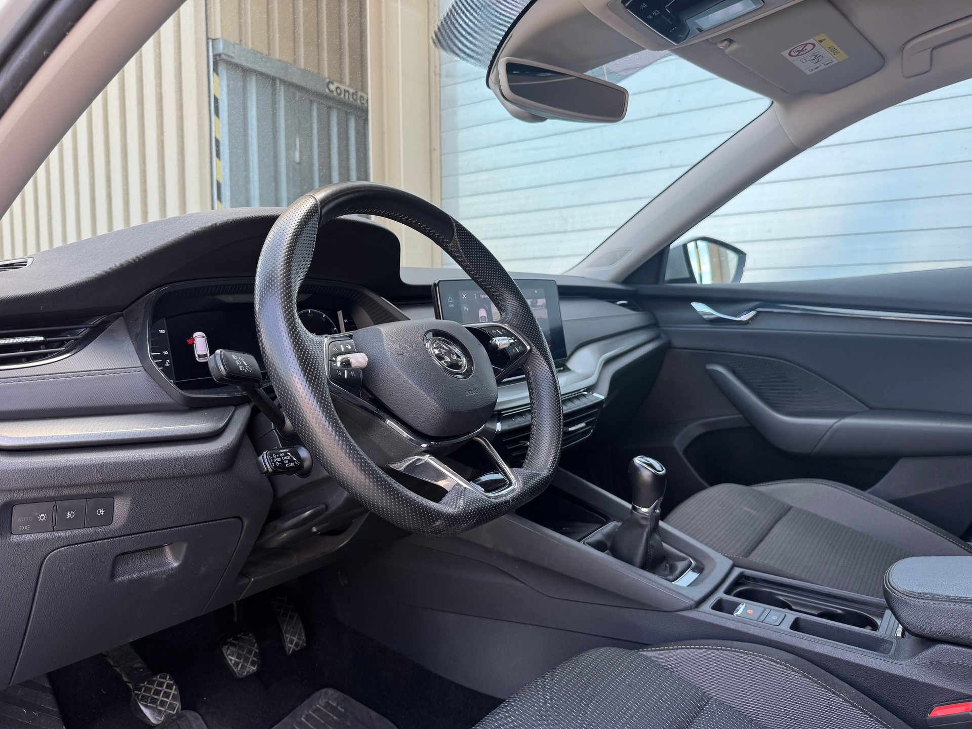 SKODA Octavia Combi 1.5 TSI ACT EVO Ambition-image-16