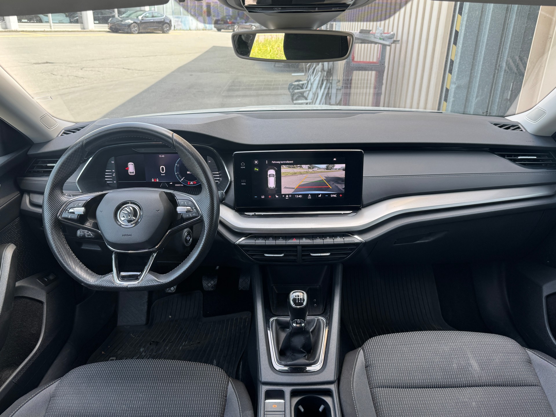 SKODA Octavia Combi 1.5 TSI ACT EVO Ambition-image-8