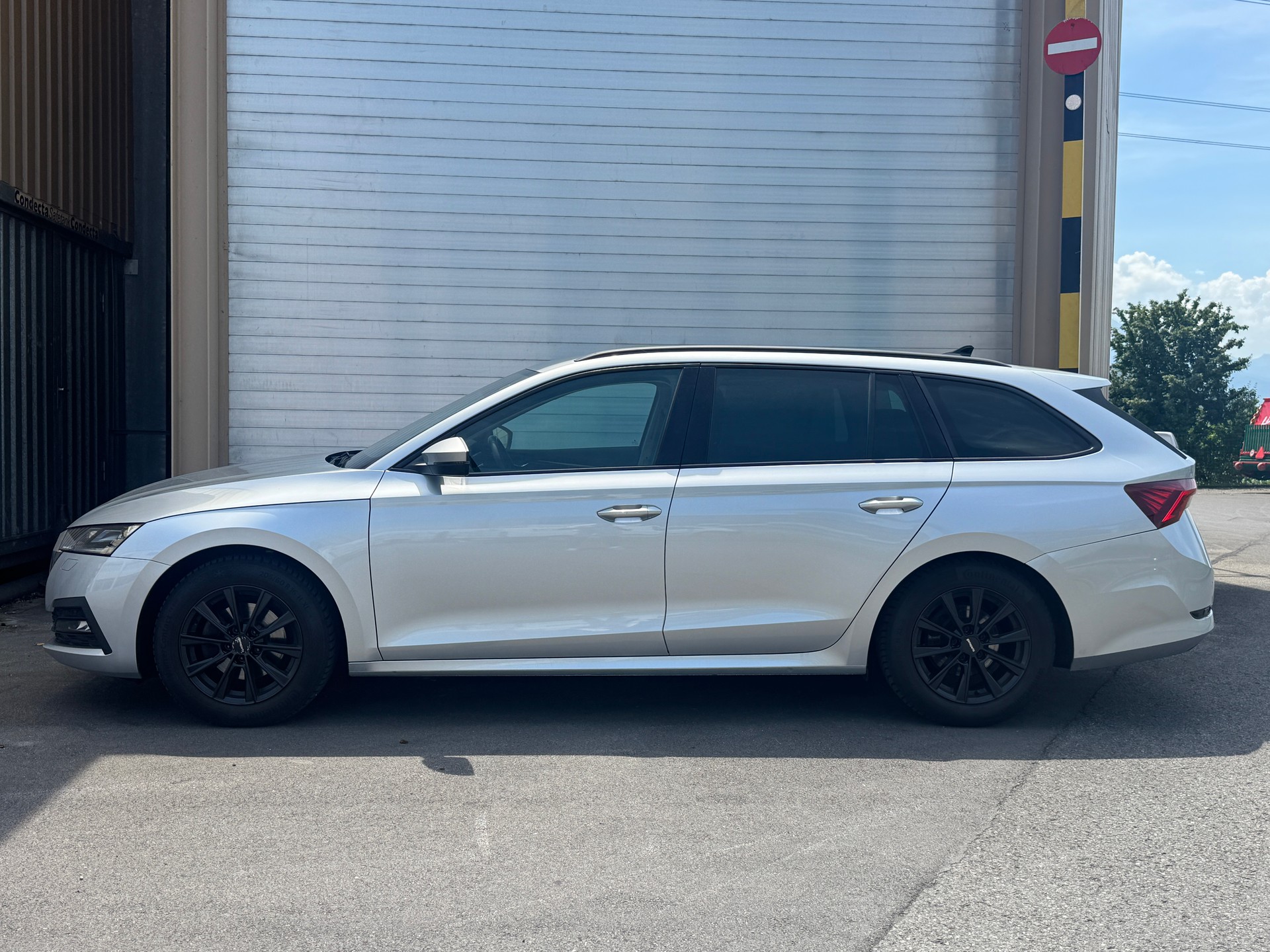 SKODA Octavia Combi 1.5 TSI ACT EVO Ambition-showroom-element-2