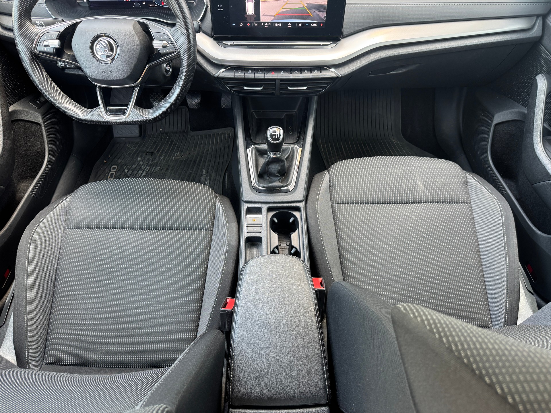 SKODA Octavia Combi 1.5 TSI ACT EVO Ambition-image-13