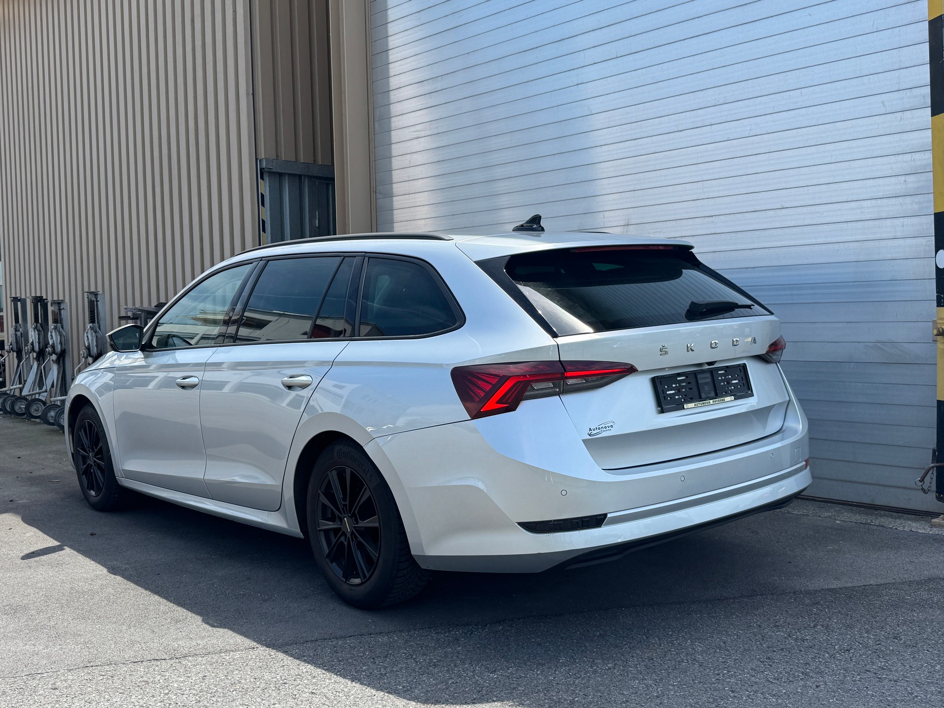 SKODA Octavia Combi 1.5 TSI ACT EVO Ambition-showroom-element-3
