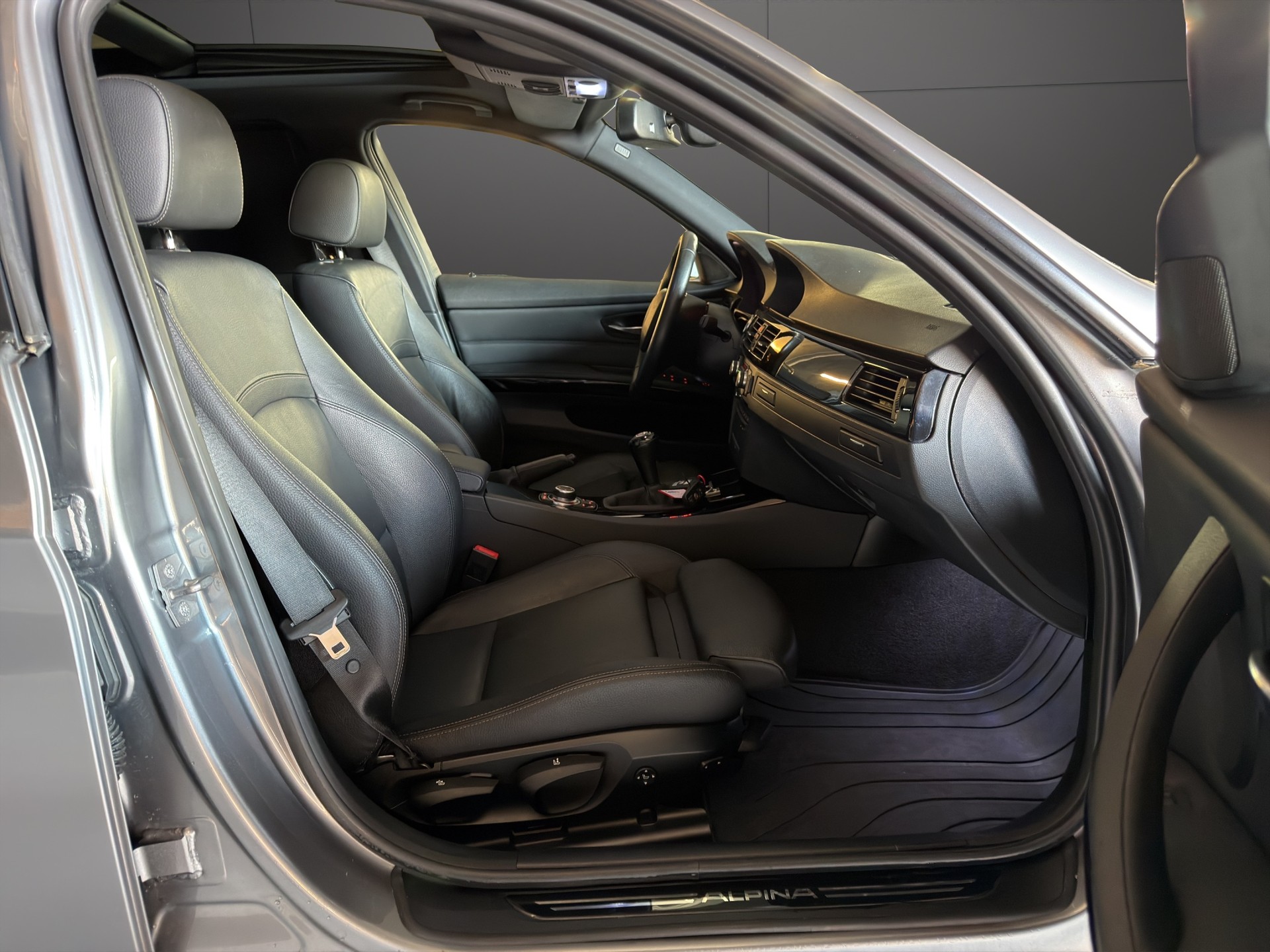 BMW-ALPINA D3 BiTurbo NR.358 Touring 2.0d Panorama Dach-image-14