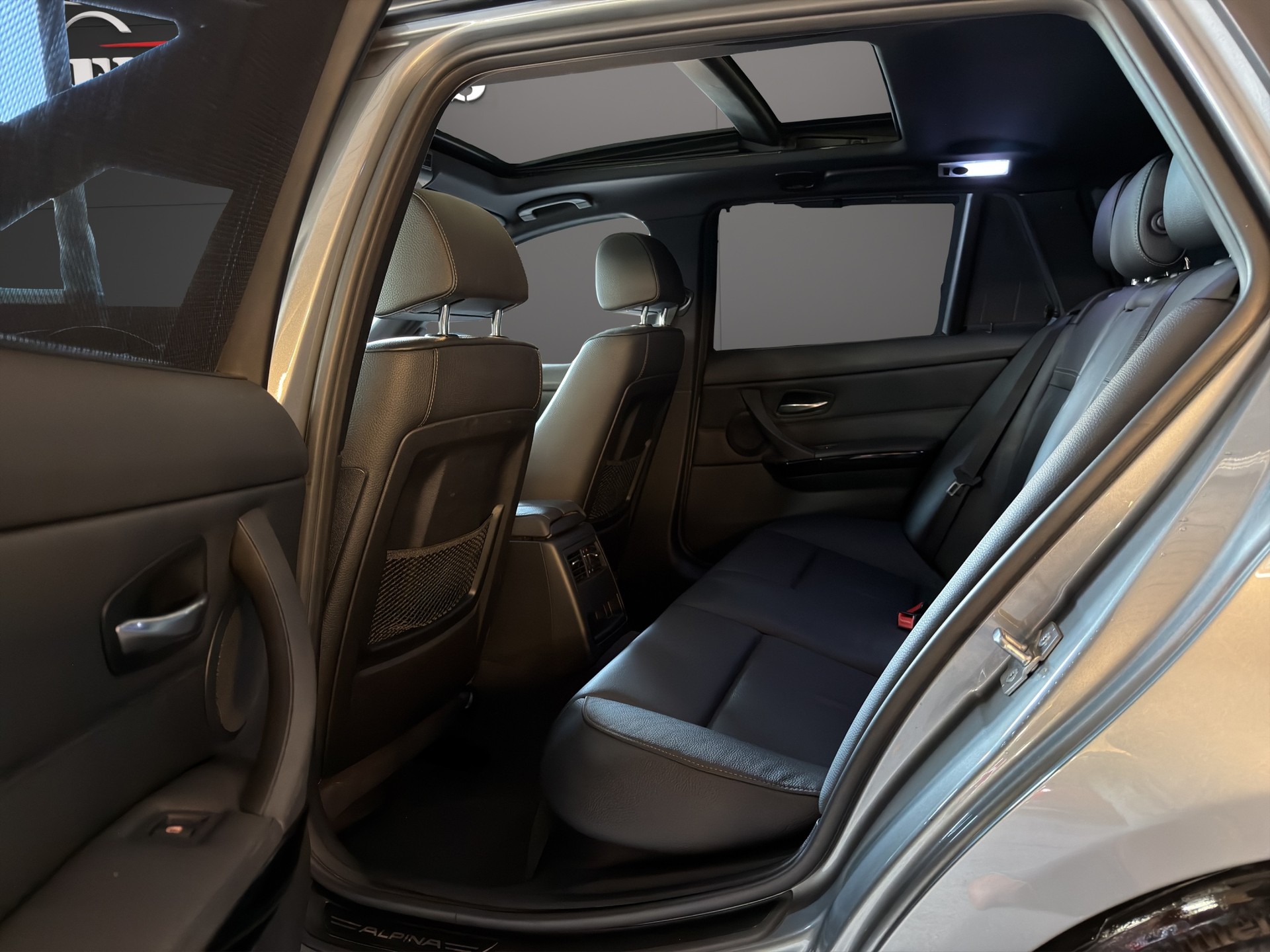 BMW-ALPINA D3 BiTurbo NR.358 Touring 2.0d Panorama Dach-image-13
