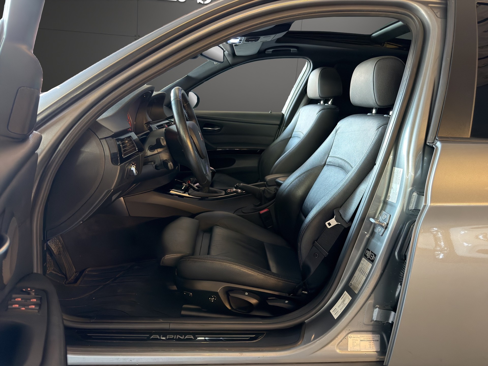 BMW-ALPINA D3 BiTurbo NR.358 Touring 2.0d Panorama Dach-image-12
