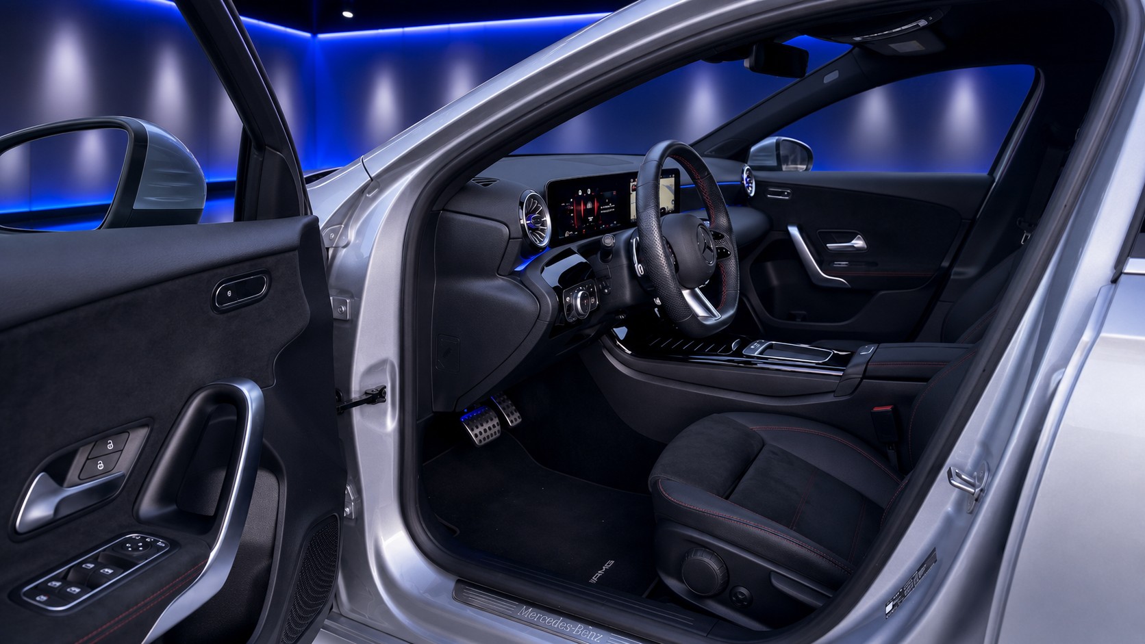 MERCEDES-BENZ A 250-image-8
