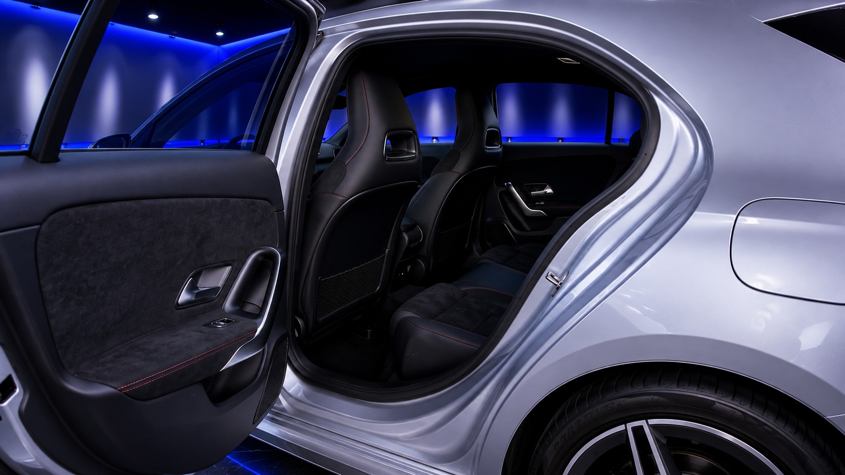 MERCEDES-BENZ A 250-image-9
