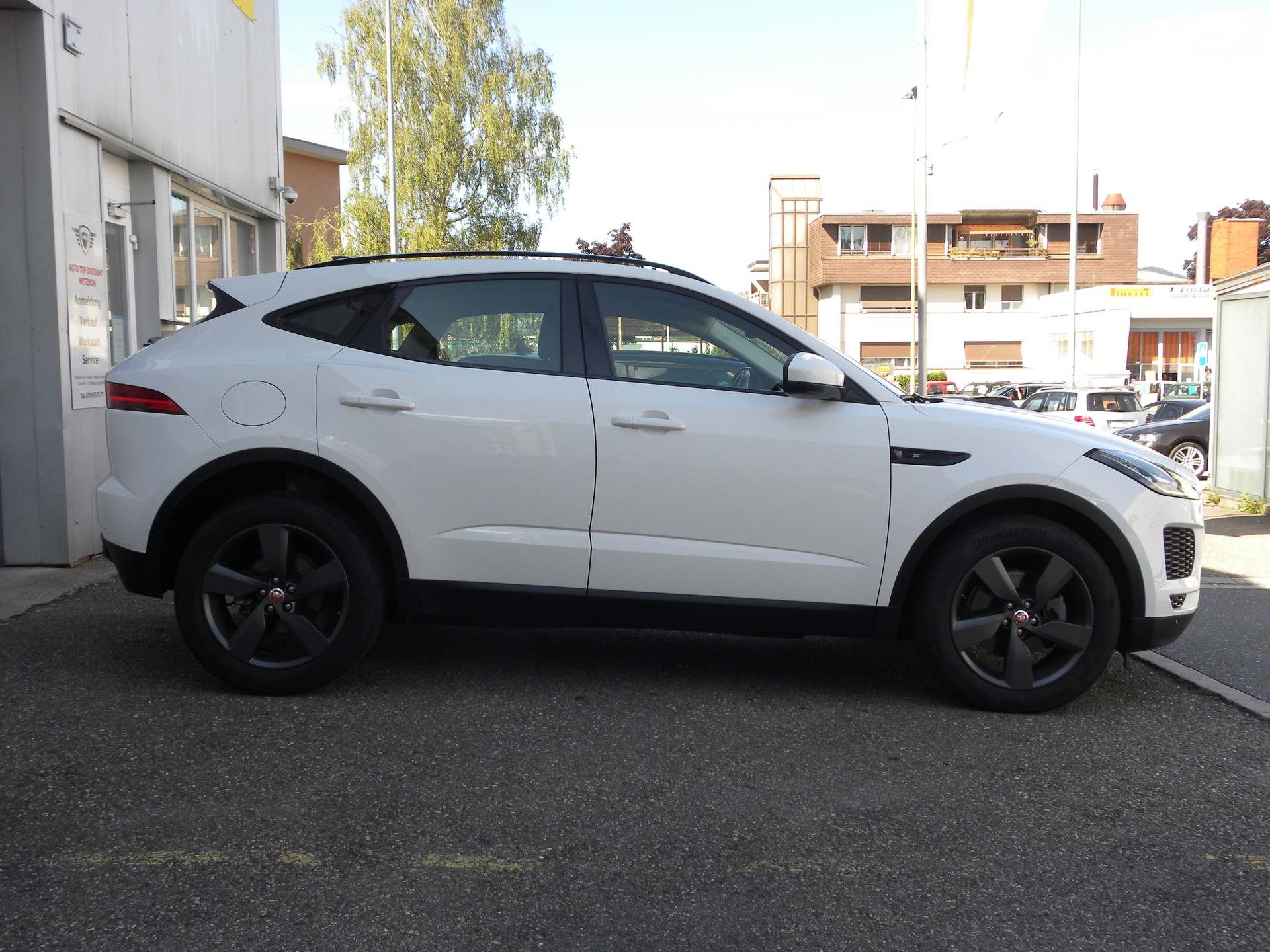 JAGUAR E-Pace 2.0d D150 S AWD Automatik-image-2